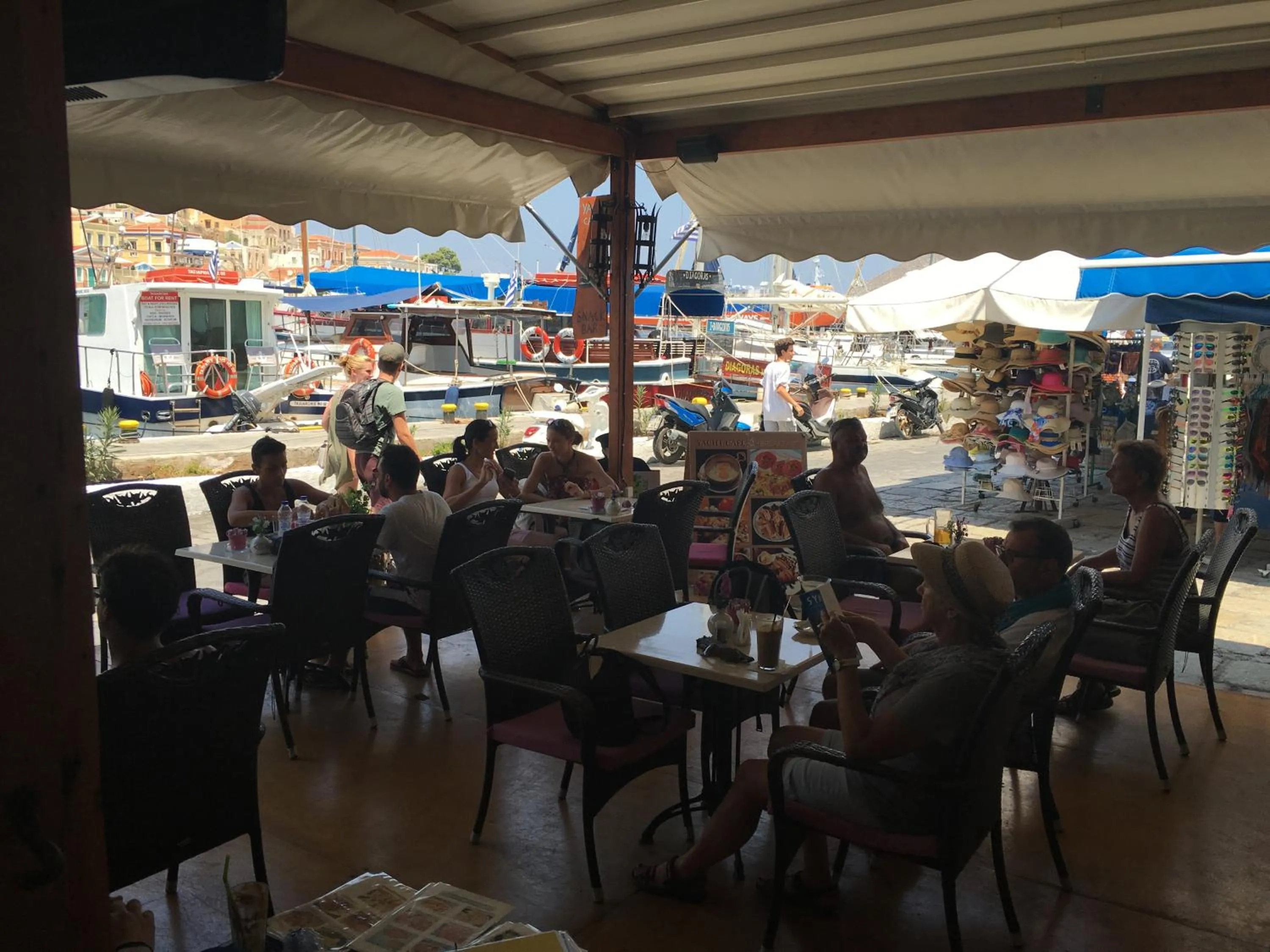 Restaurant/places to eat in Captain's Suites