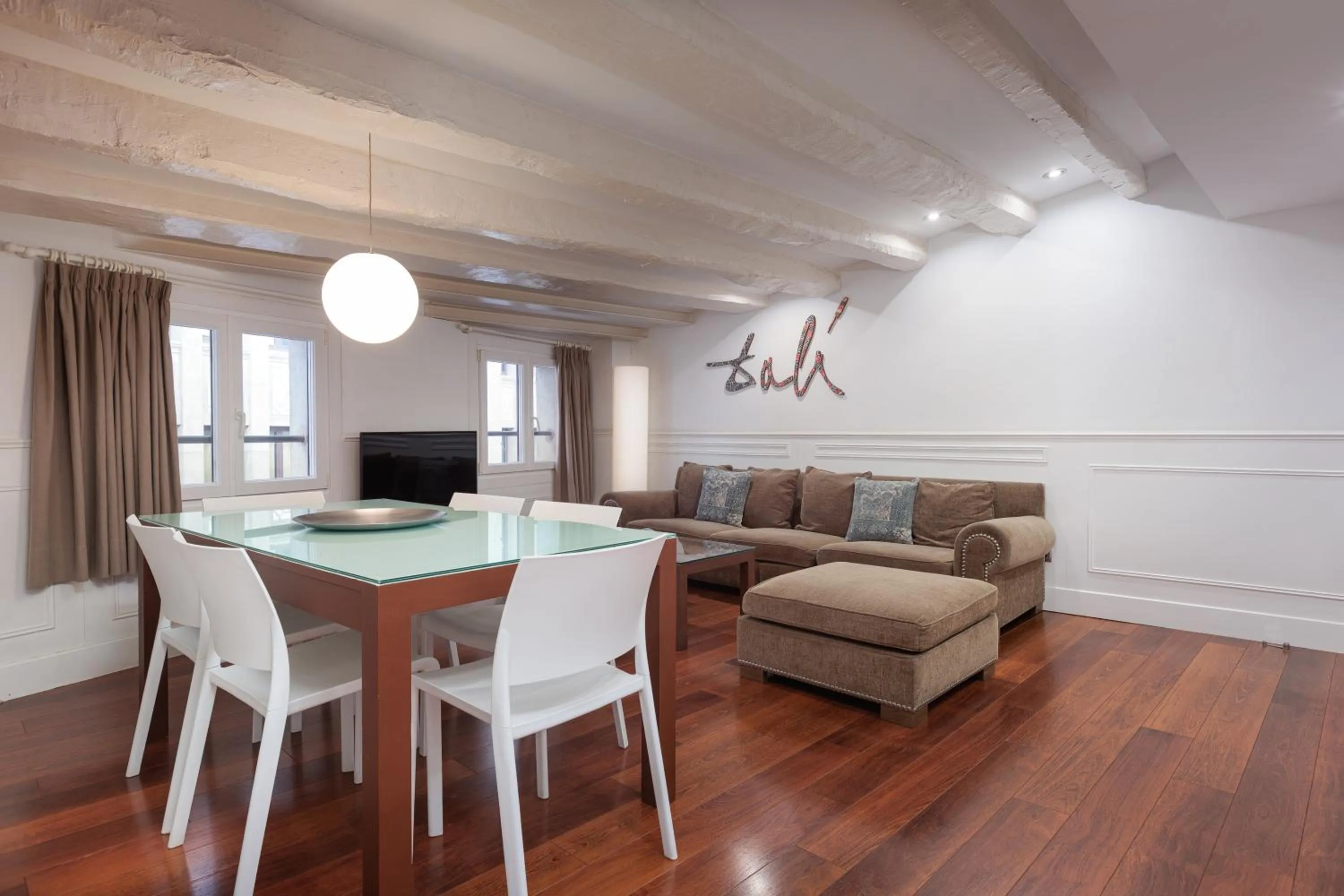 Living room in Enjoybcn Dali Apartments