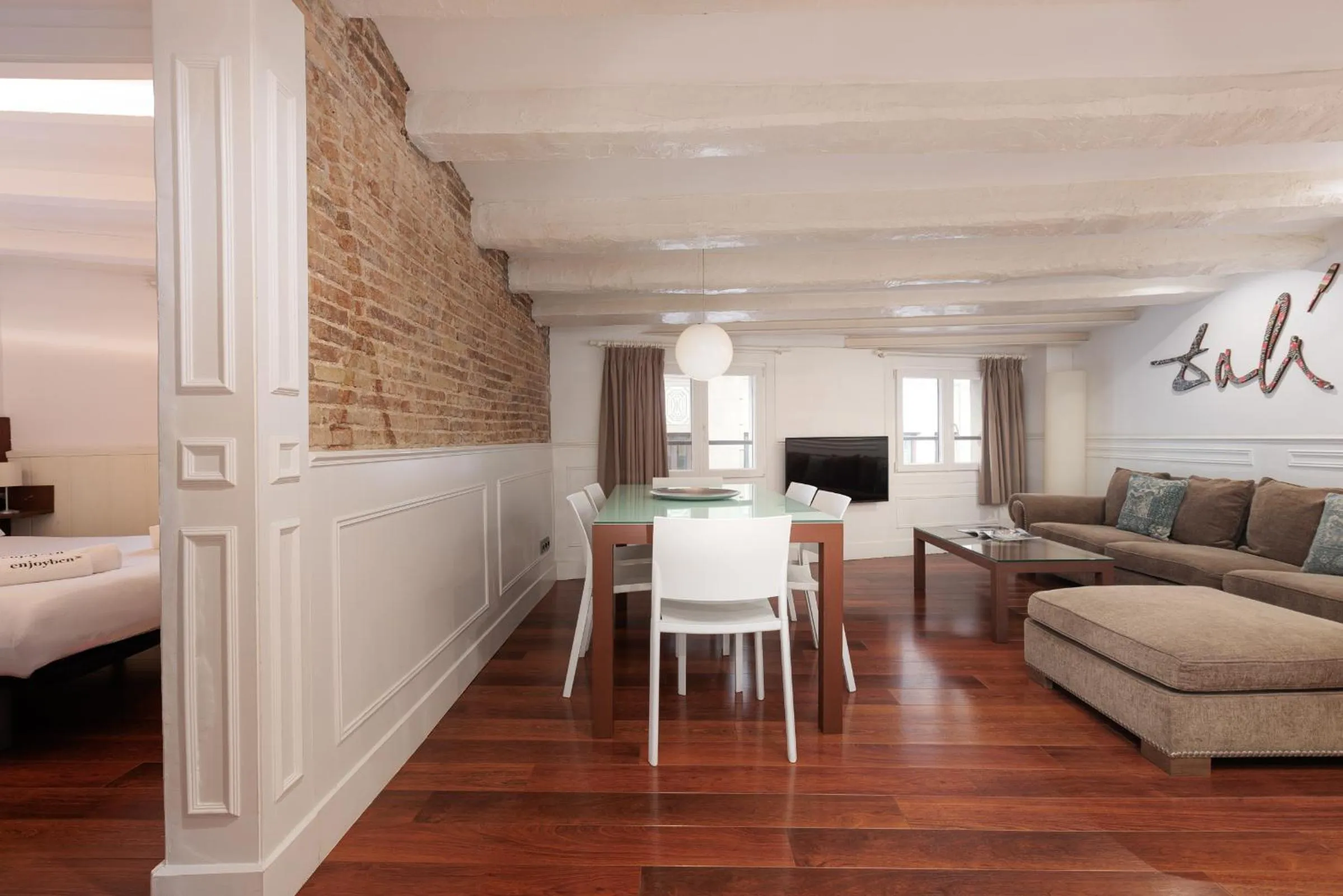 Living room, Bed in Enjoybcn Dali Apartments