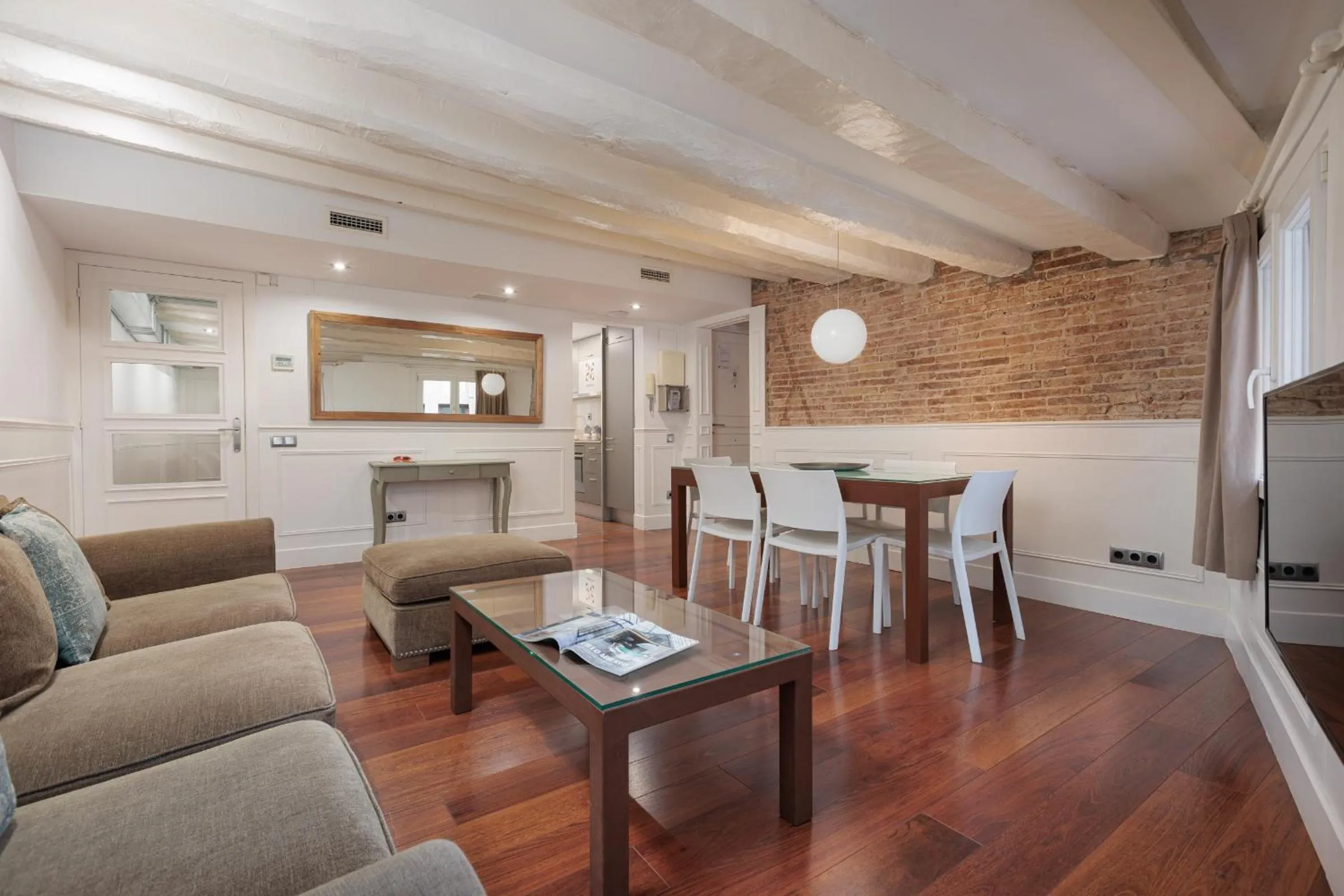 Living room in Enjoybcn Dali Apartments