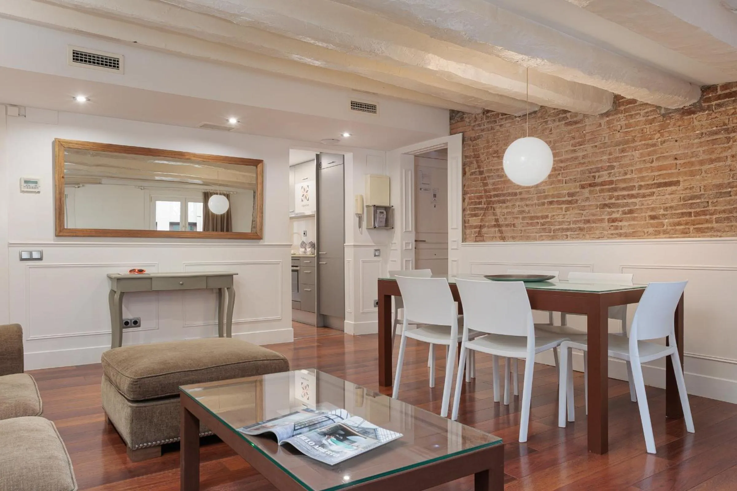 Living room in Enjoybcn Dali Apartments