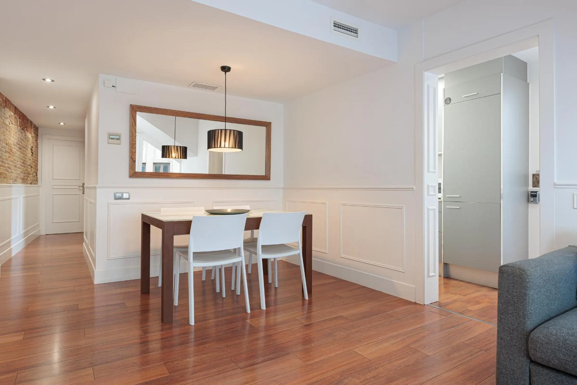Dining area in Enjoybcn Dali Apartments