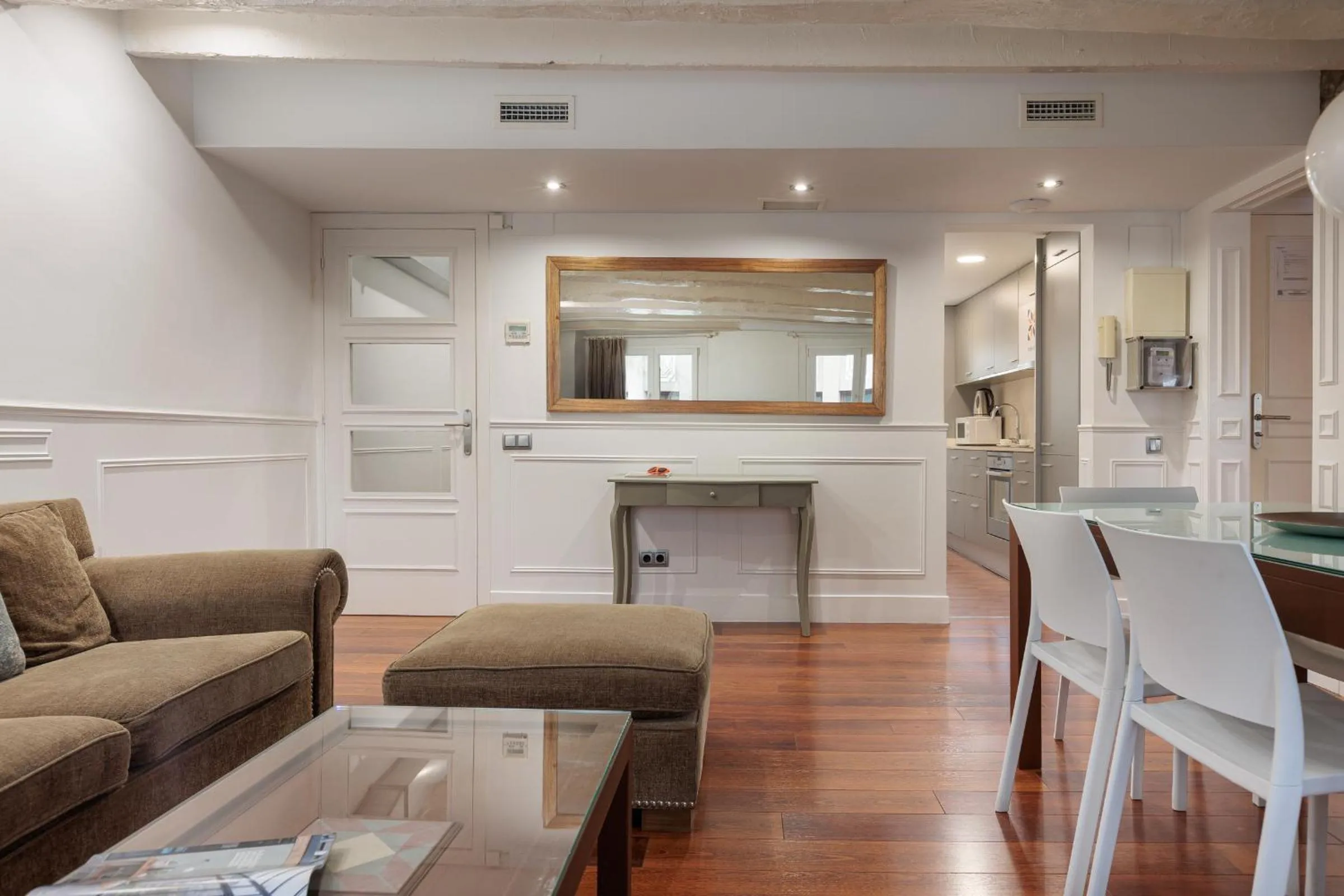 Living room in Enjoybcn Dali Apartments