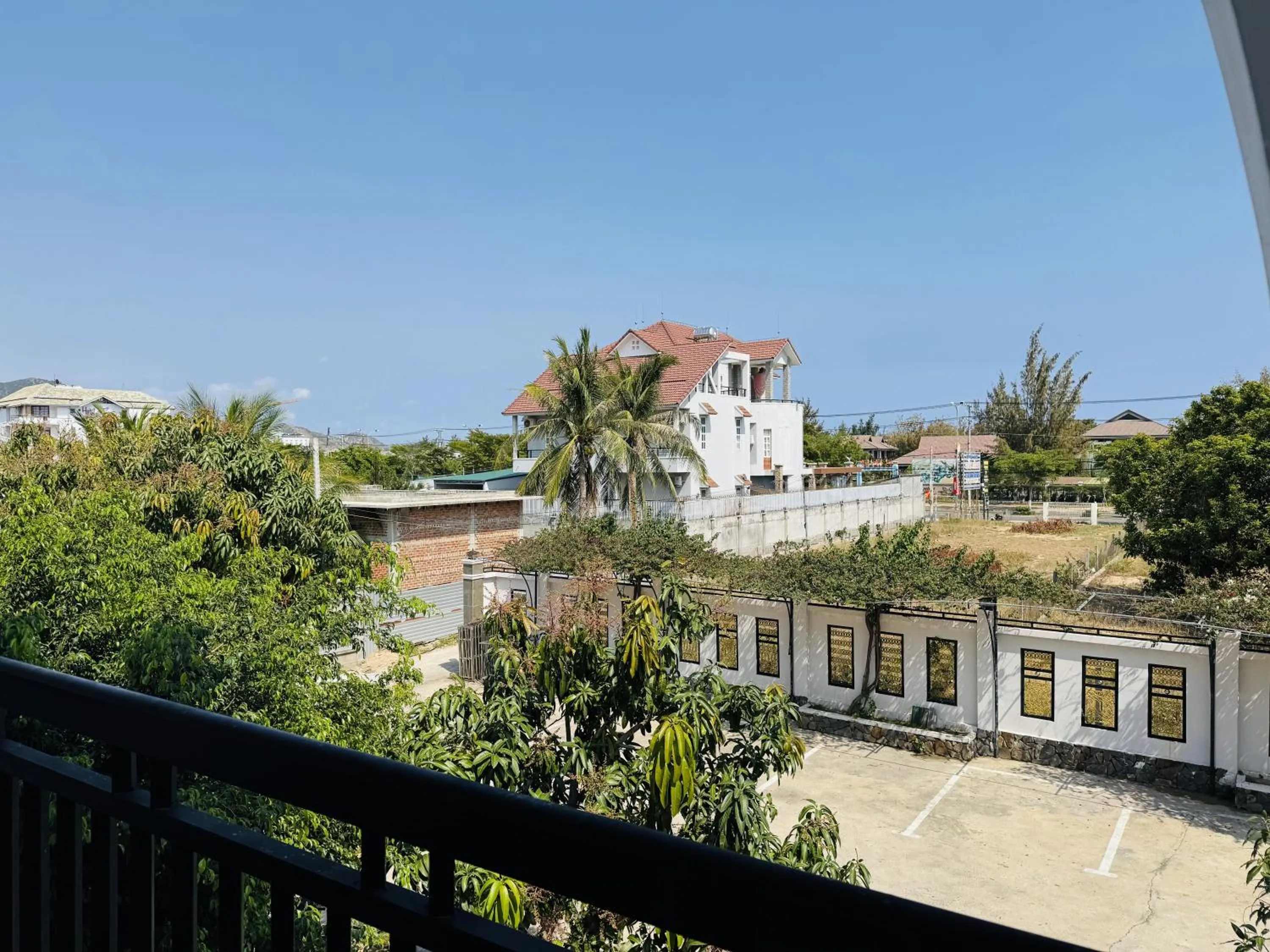 Inner courtyard view in Ninh Chu 2 Hotel