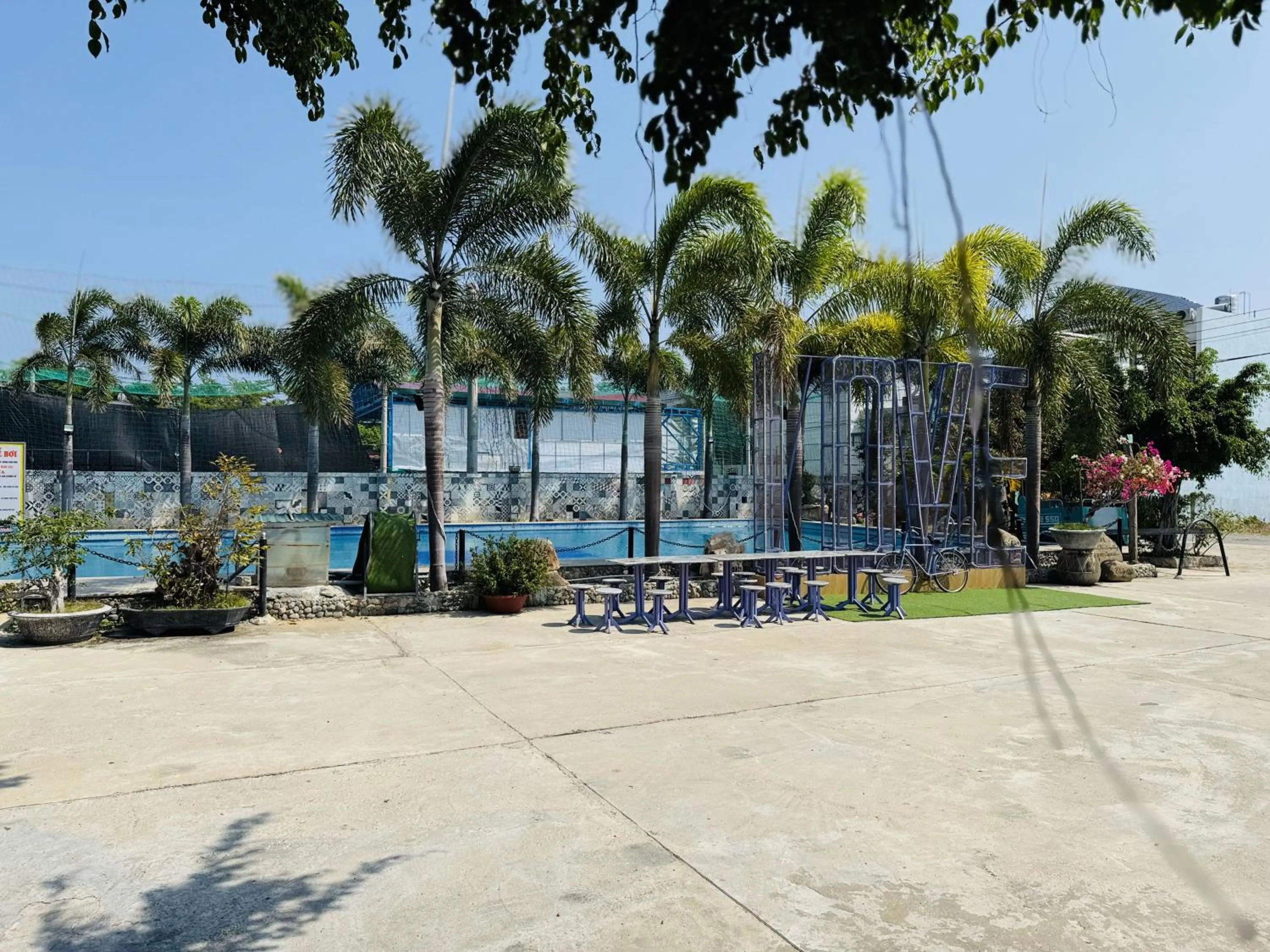 Swimming pool in Ninh Chu 2 Hotel