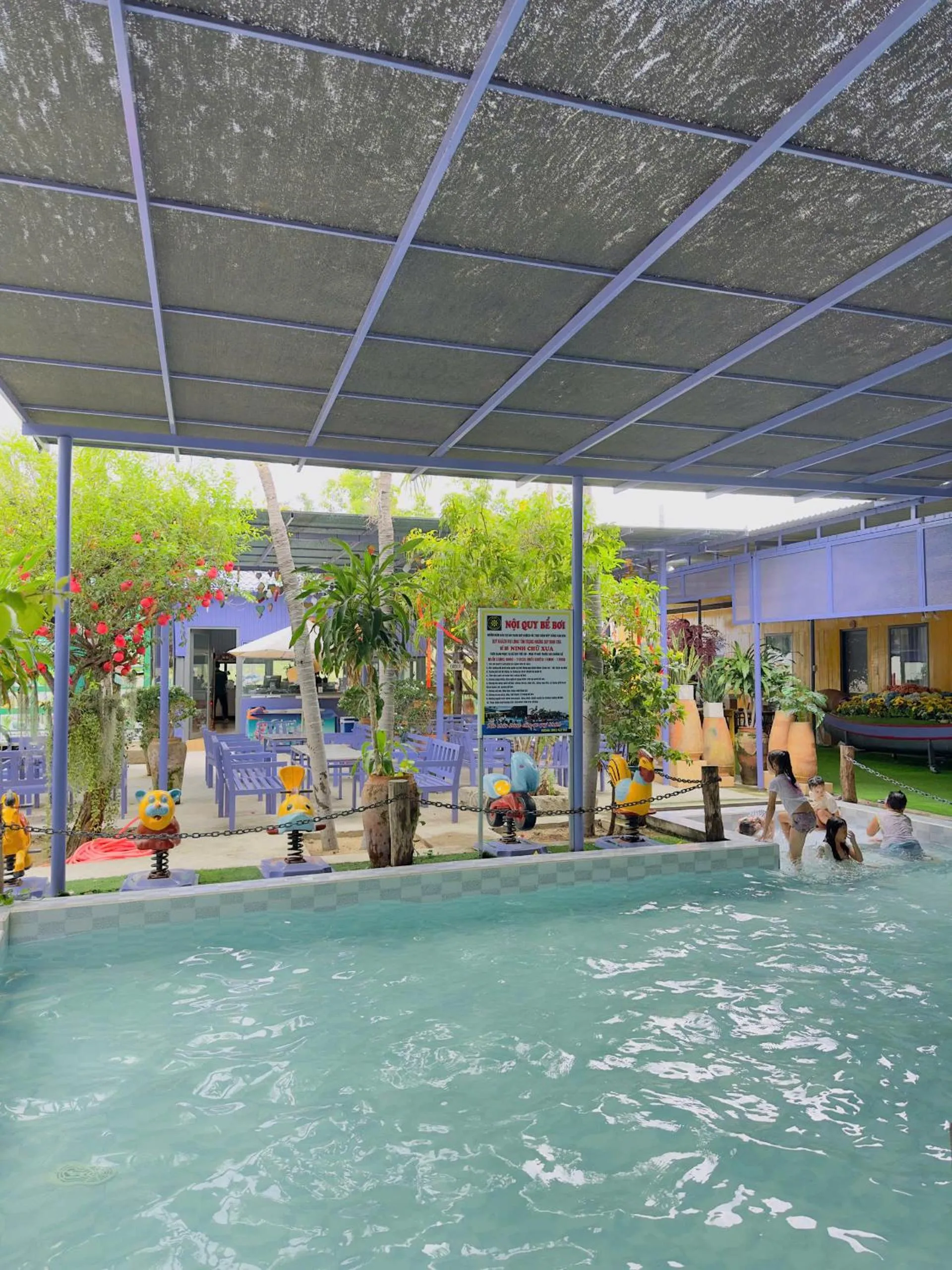 Swimming pool in Ninh Chu 2 Hotel