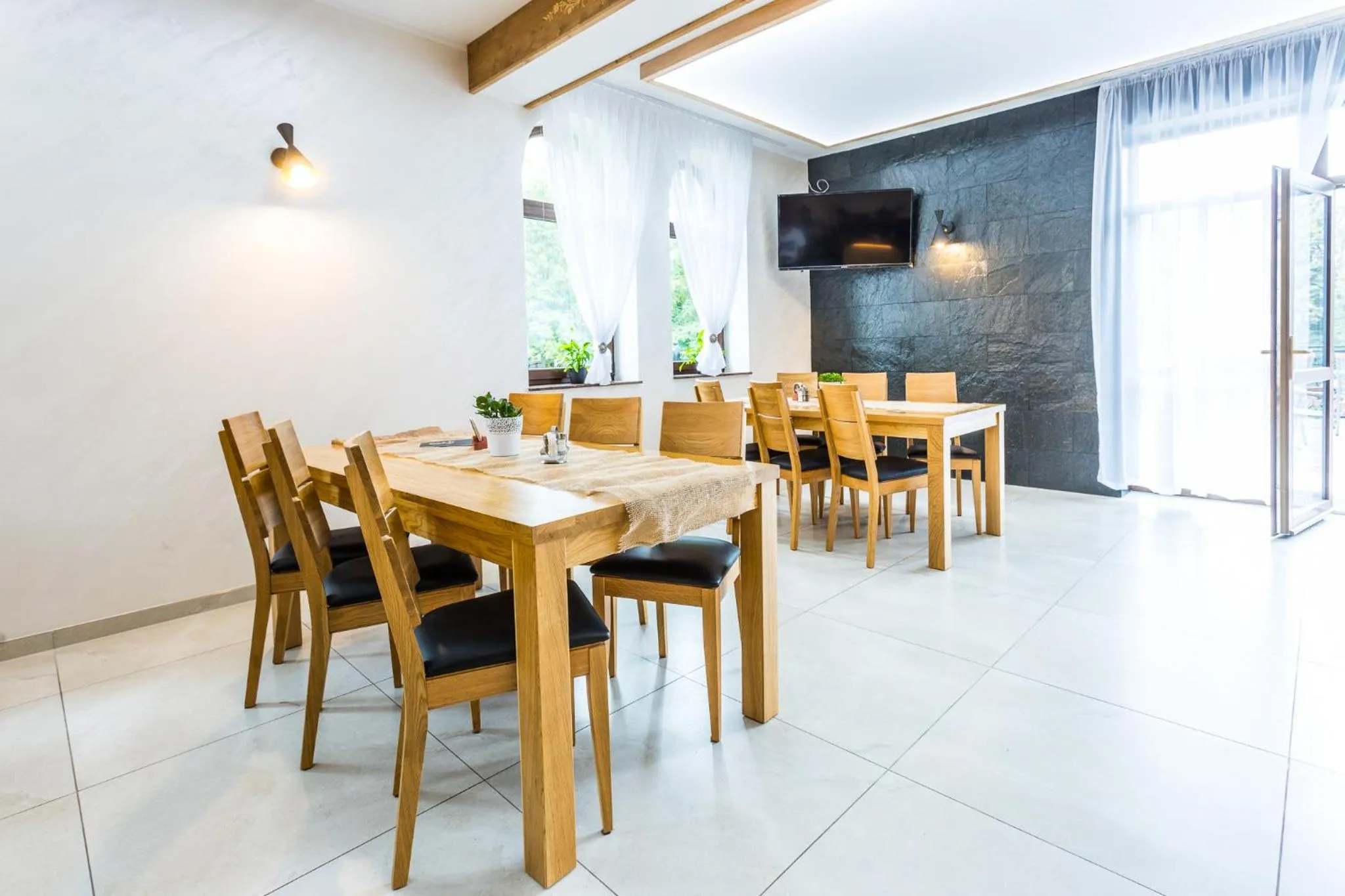 Restaurant/places to eat in Hotel Palatín