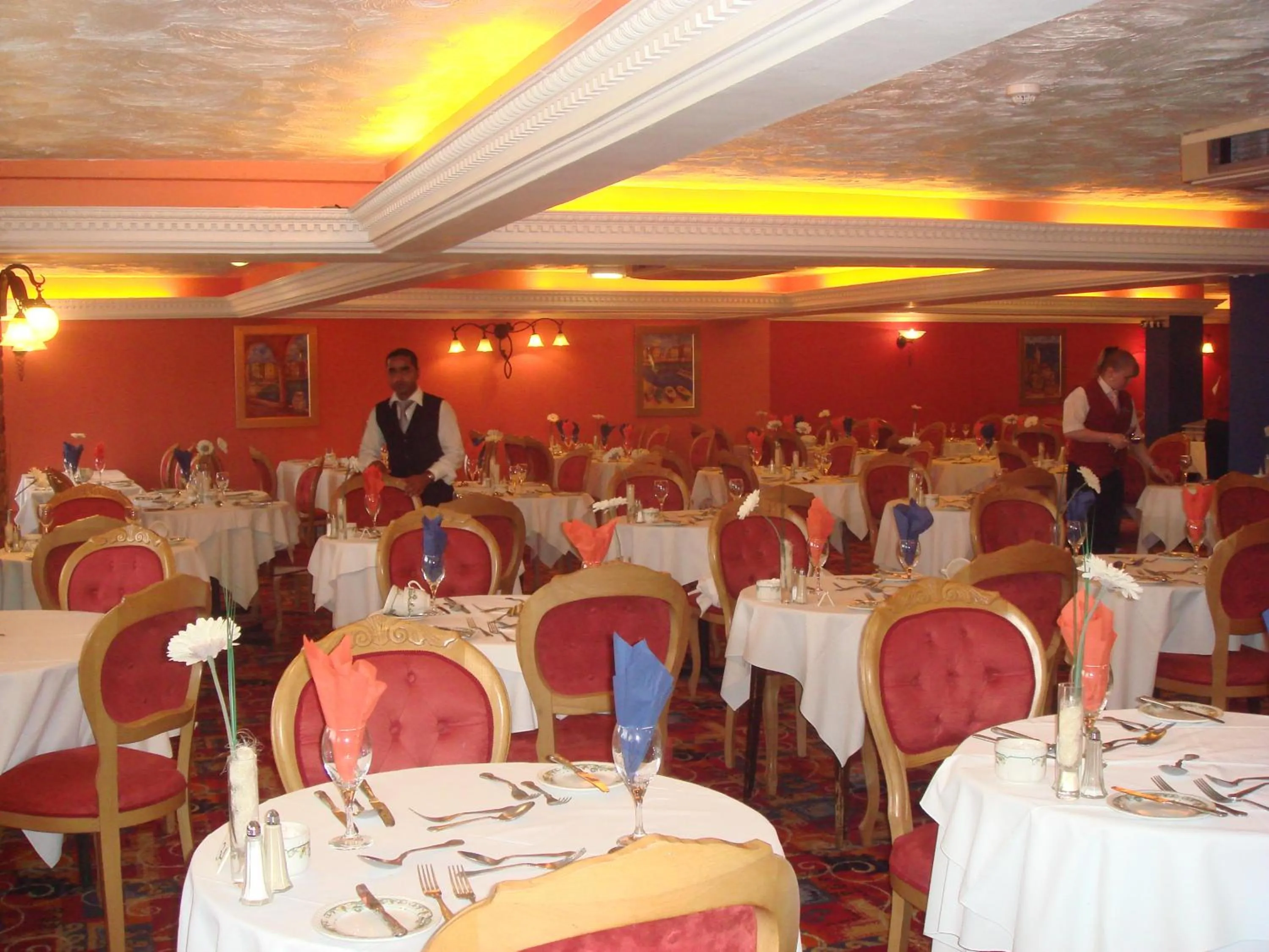 Restaurant/places to eat in Tiffany's Hotel