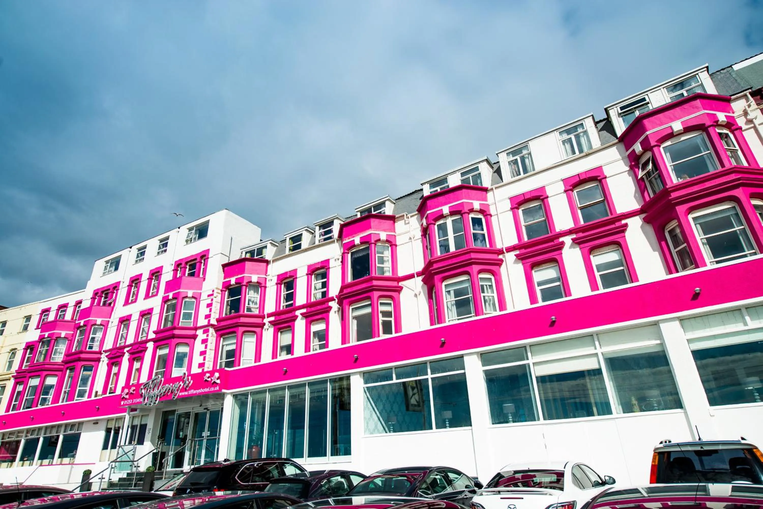 Facade/entrance in Tiffany's Hotel