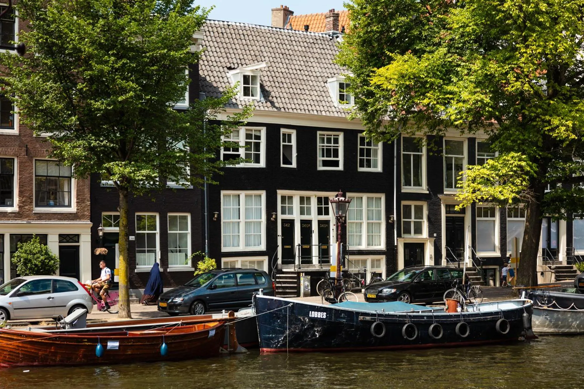 Property building in Canal Wow Suites Amsterdam