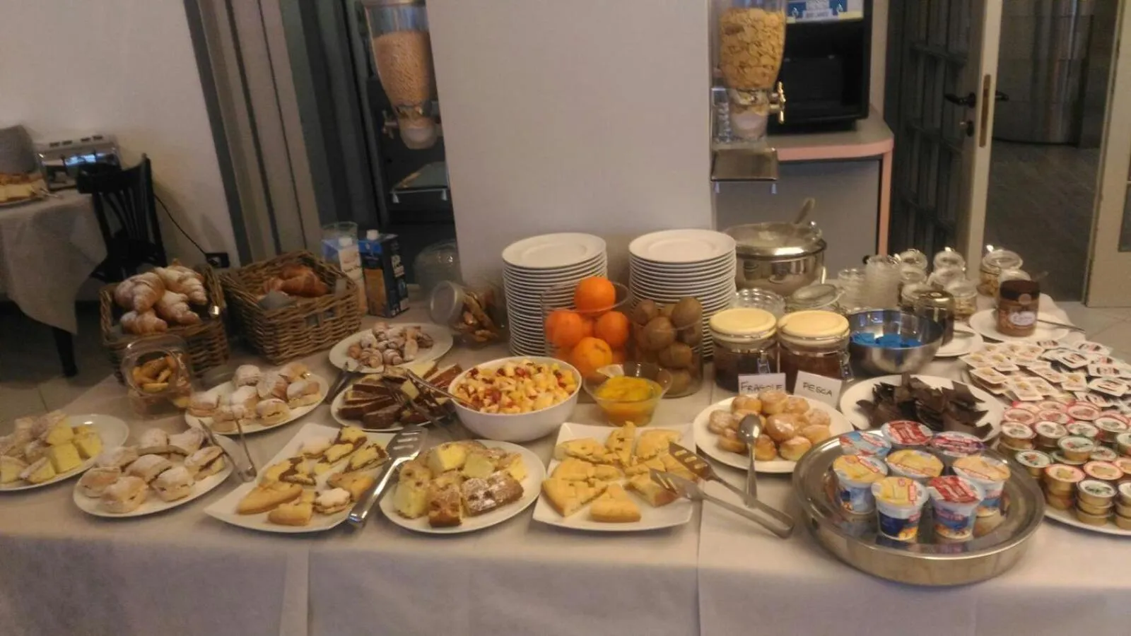 Continental breakfast in Albergo Aquila