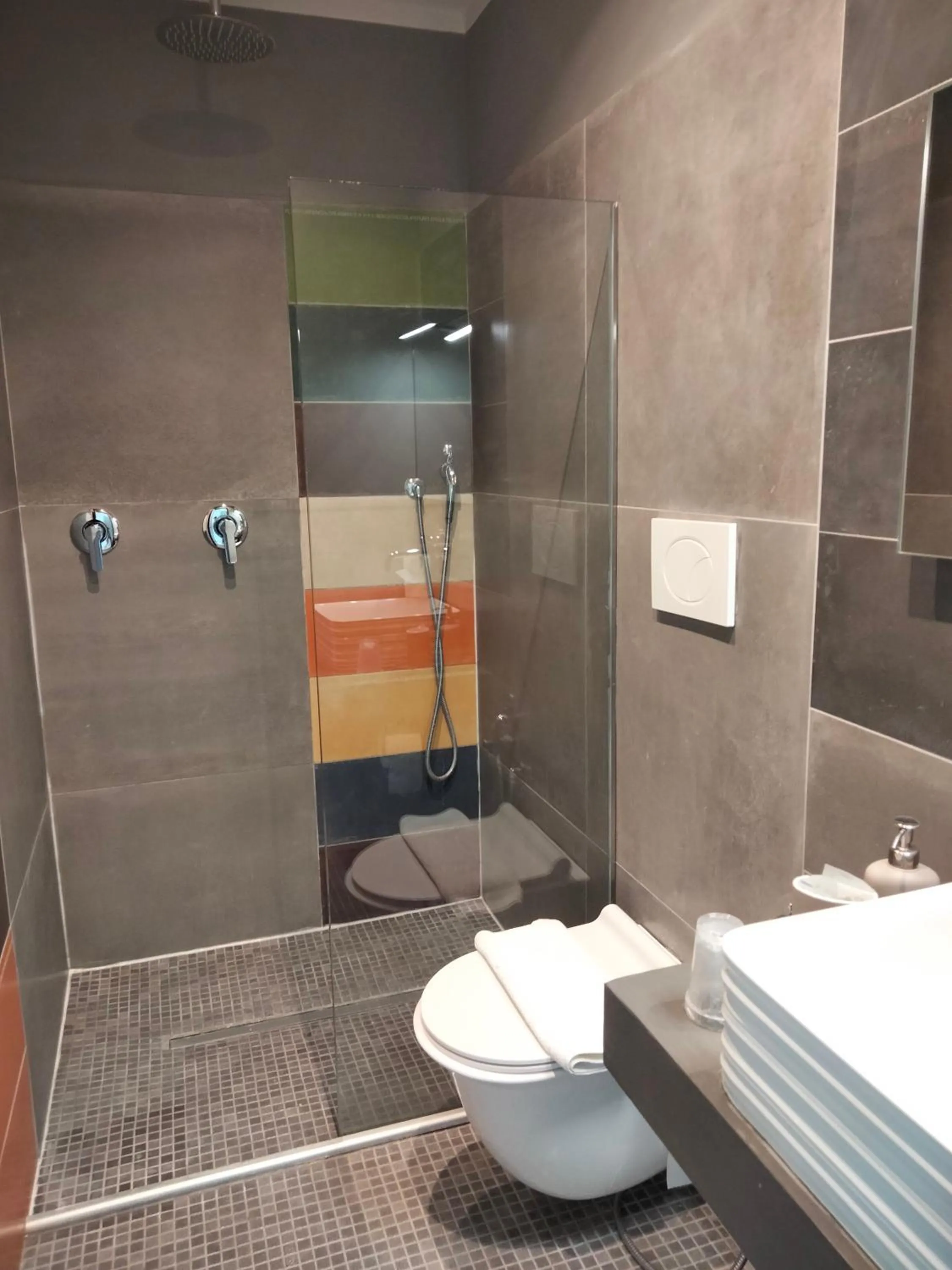 Bathroom in Albergo Aquila