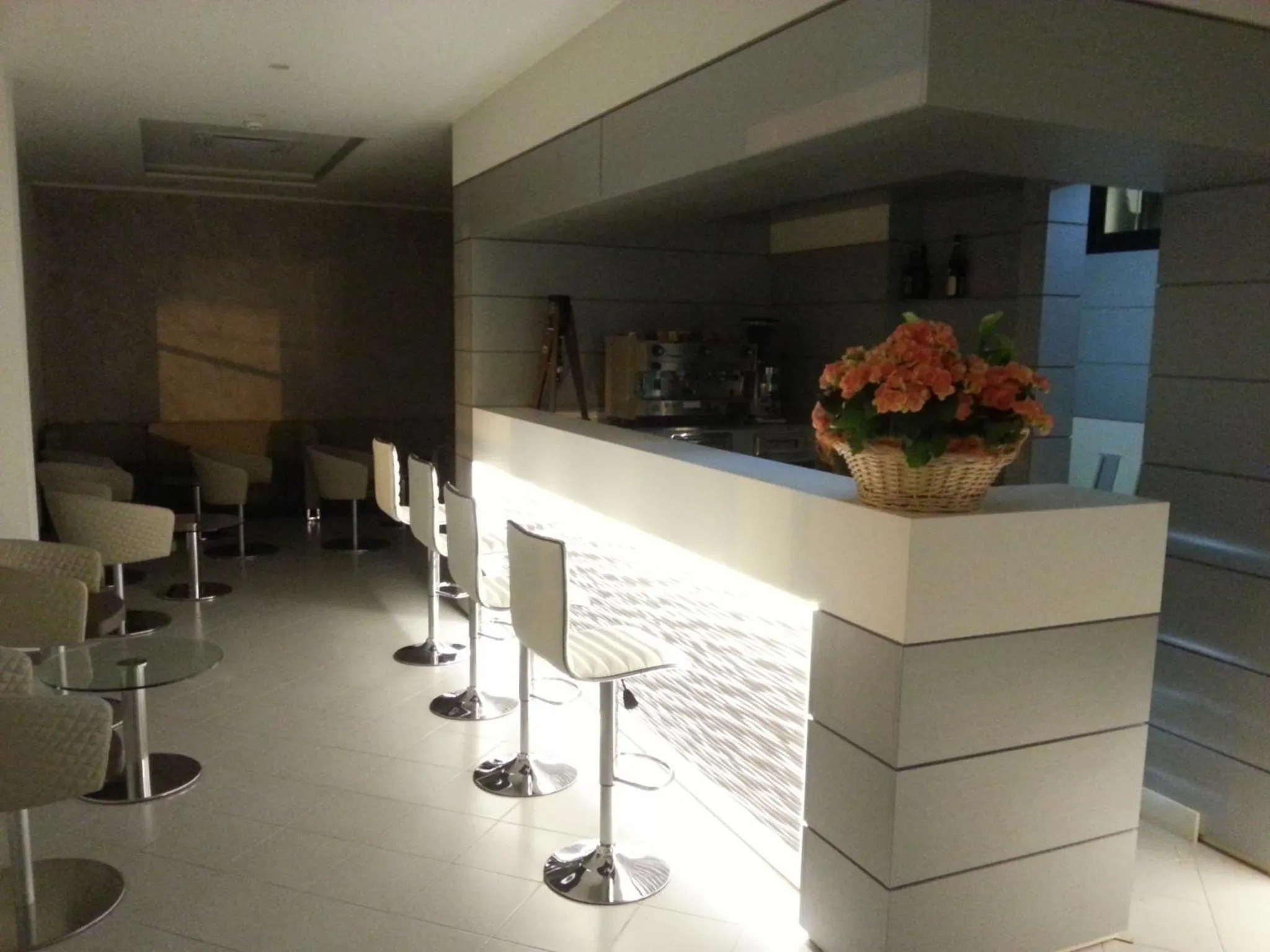 Communal lounge/ TV room in Albergo Aquila