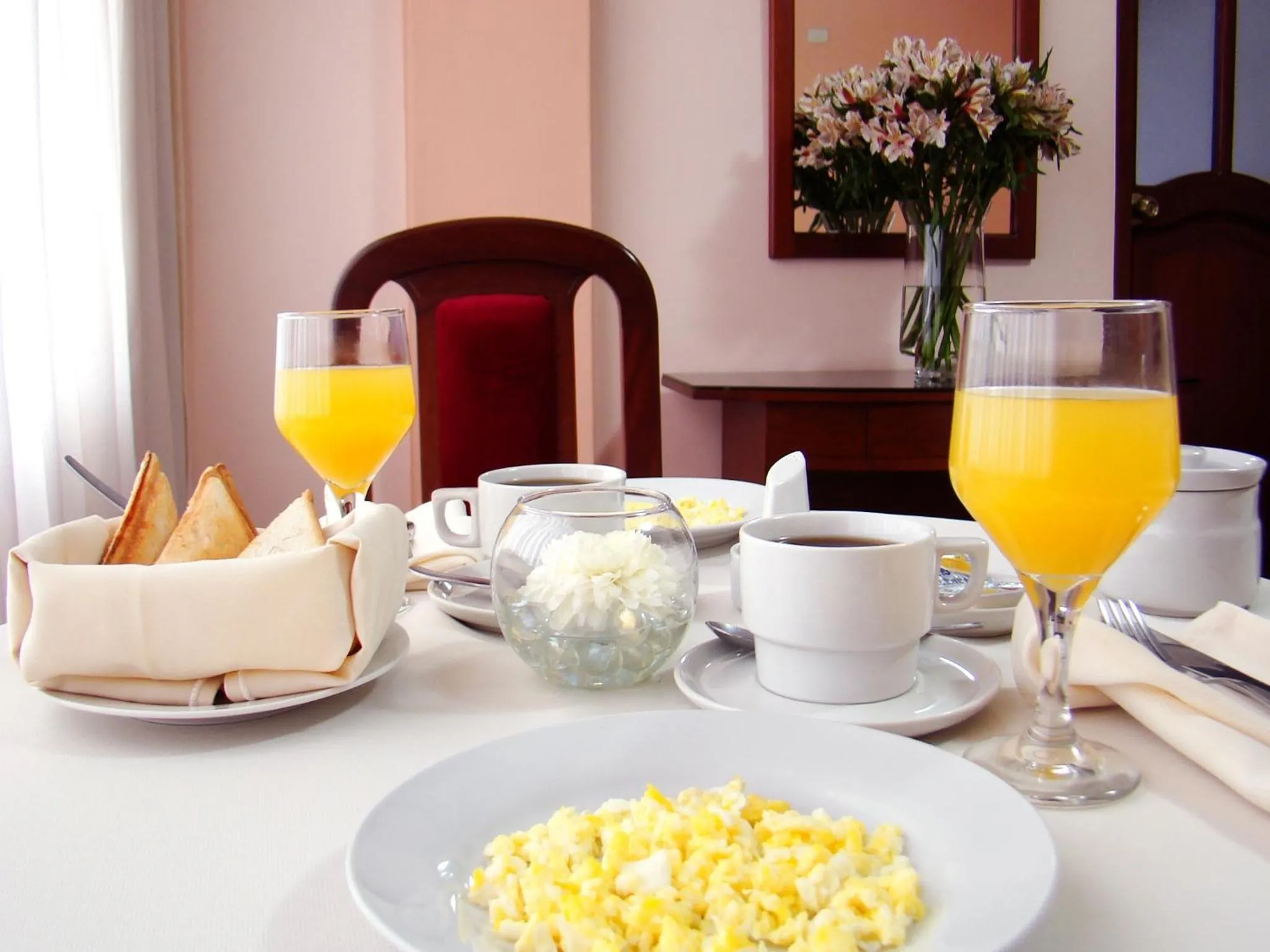 Continental breakfast in Hotel Torre Norte