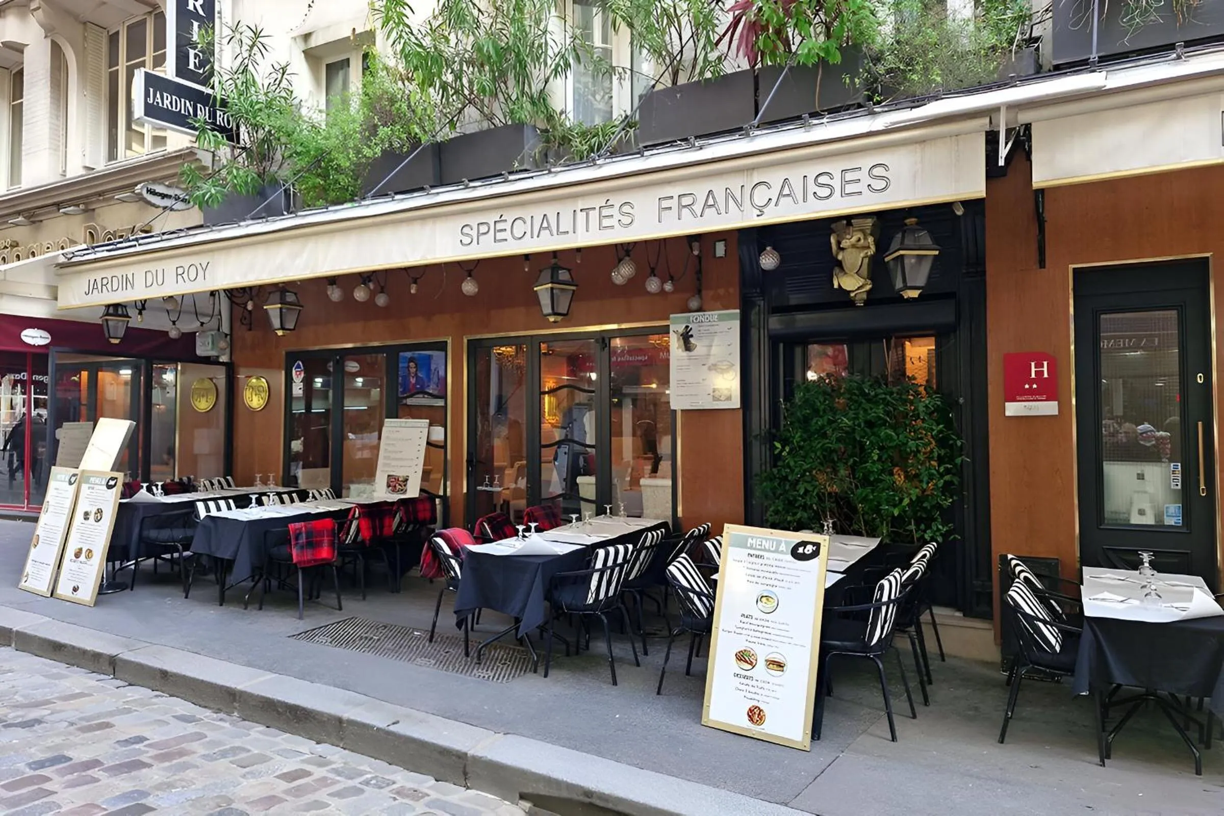 Property building in Hôtel du Mont Blanc