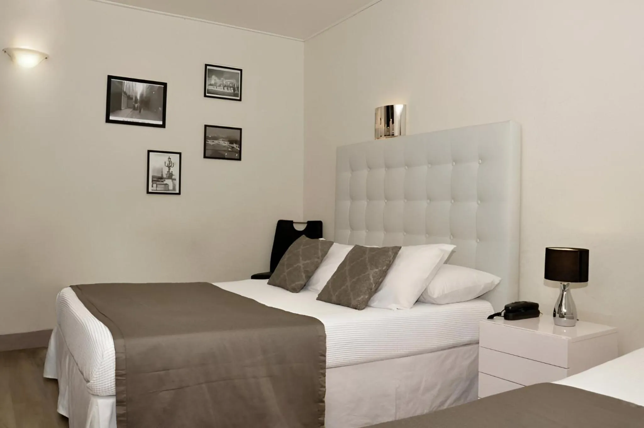 Bedroom, Bed in Hôtel du Mont Blanc