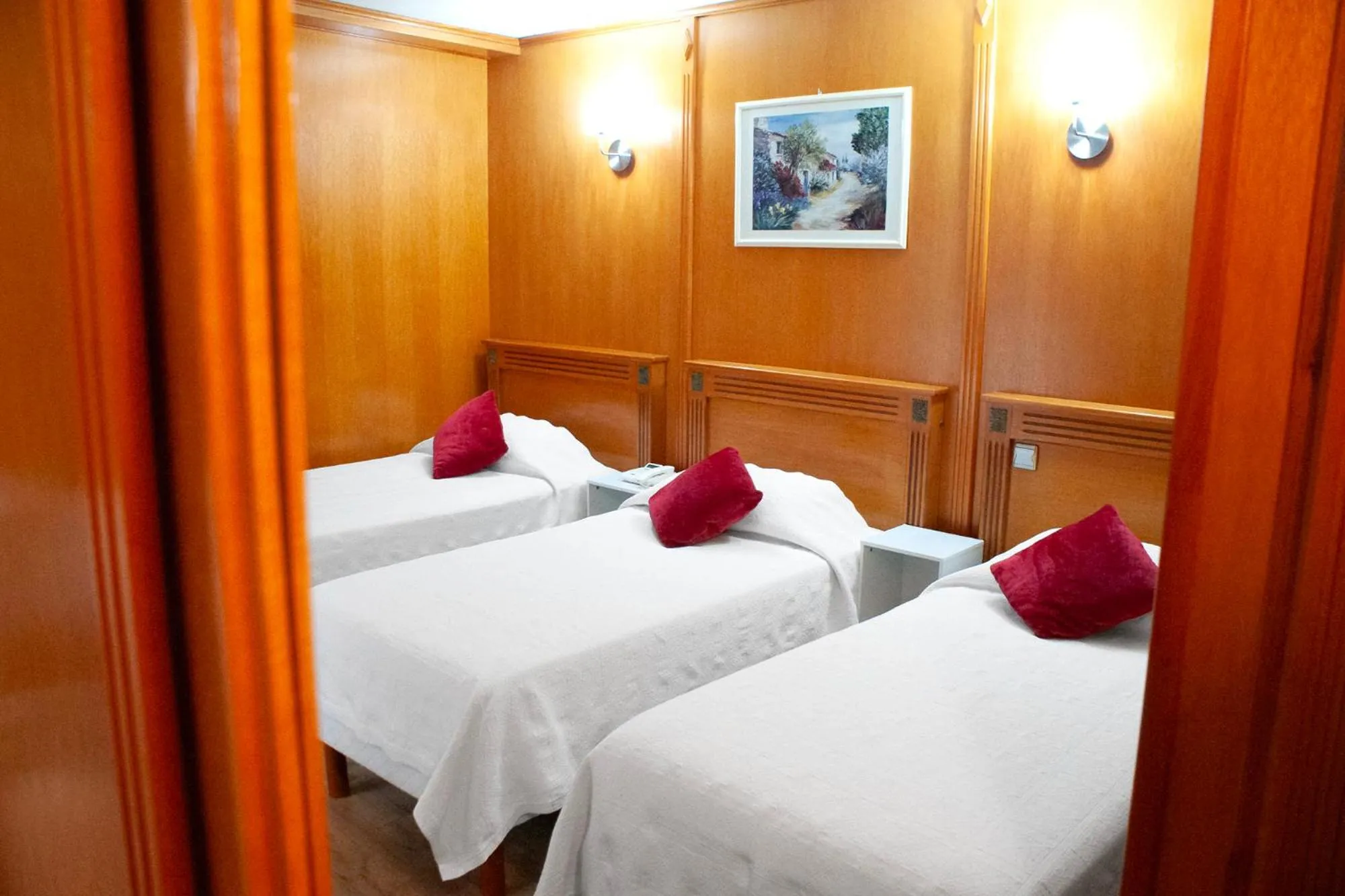 Bedroom, Bed in Hôtel du Mont Blanc