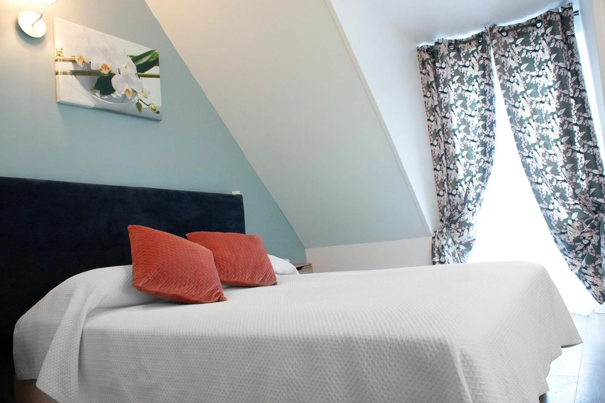 Bedroom, Bed in Hôtel du Mont Blanc