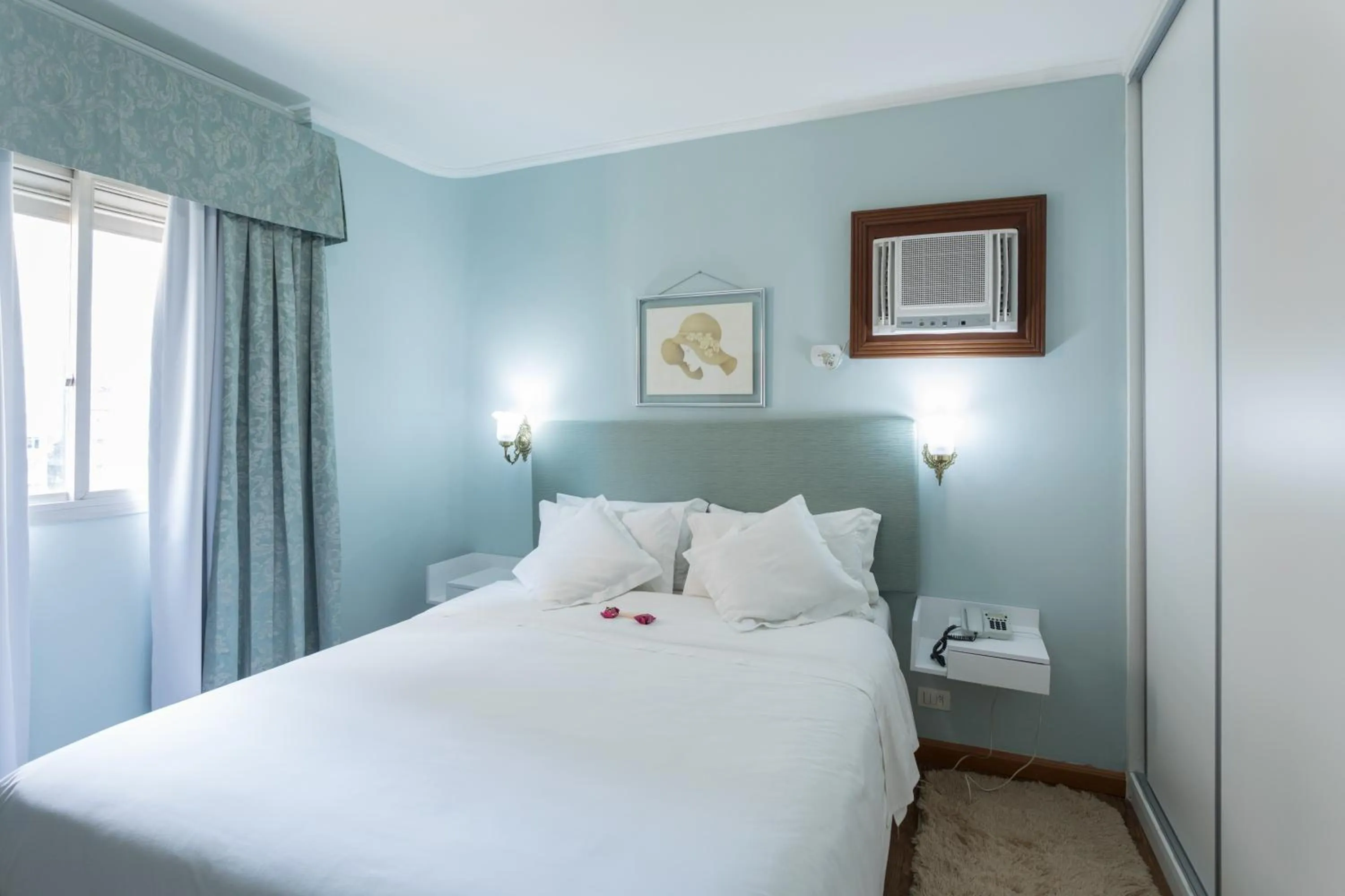 Bed in Paulista Flat