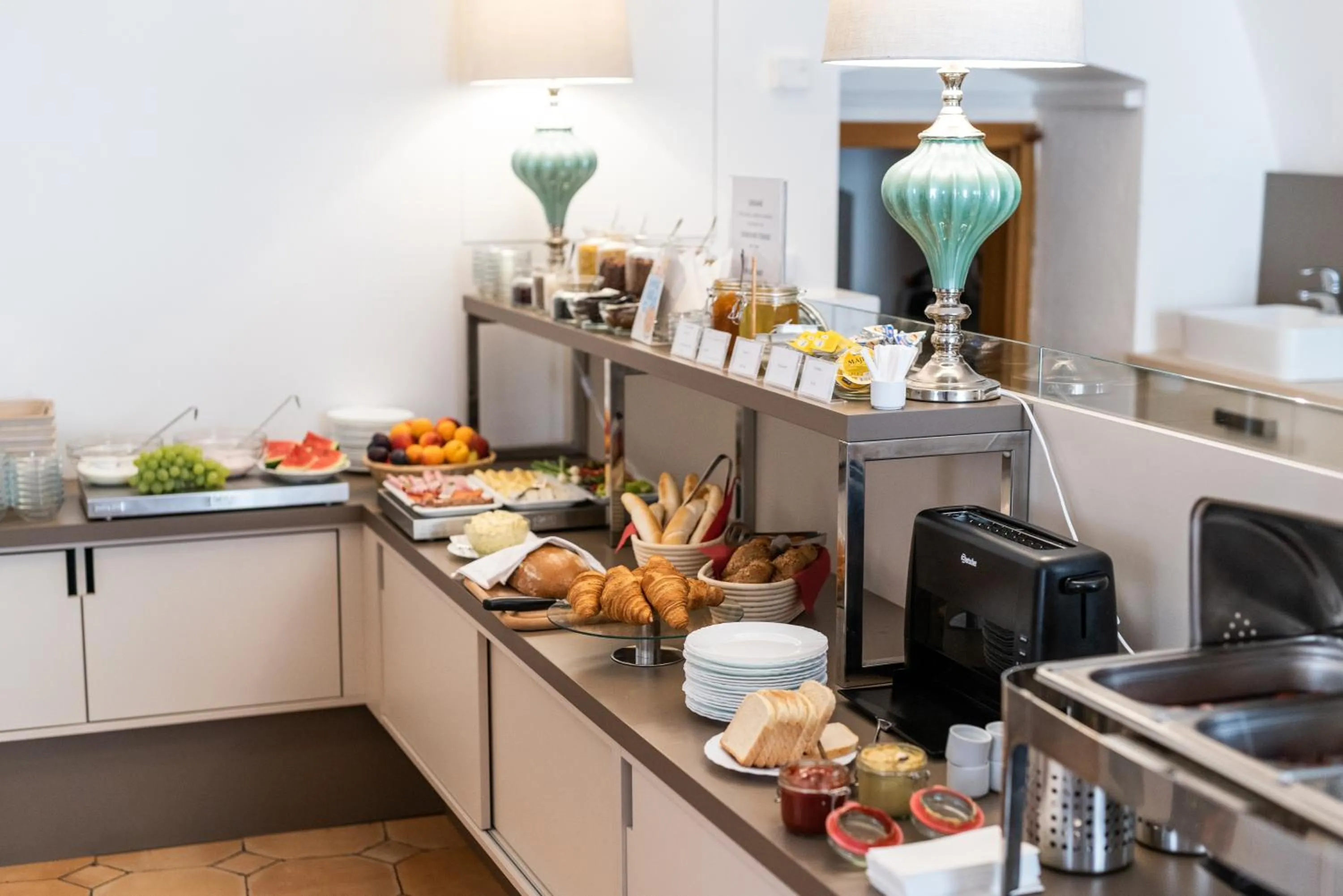 Breakfast in Hotel Clemar