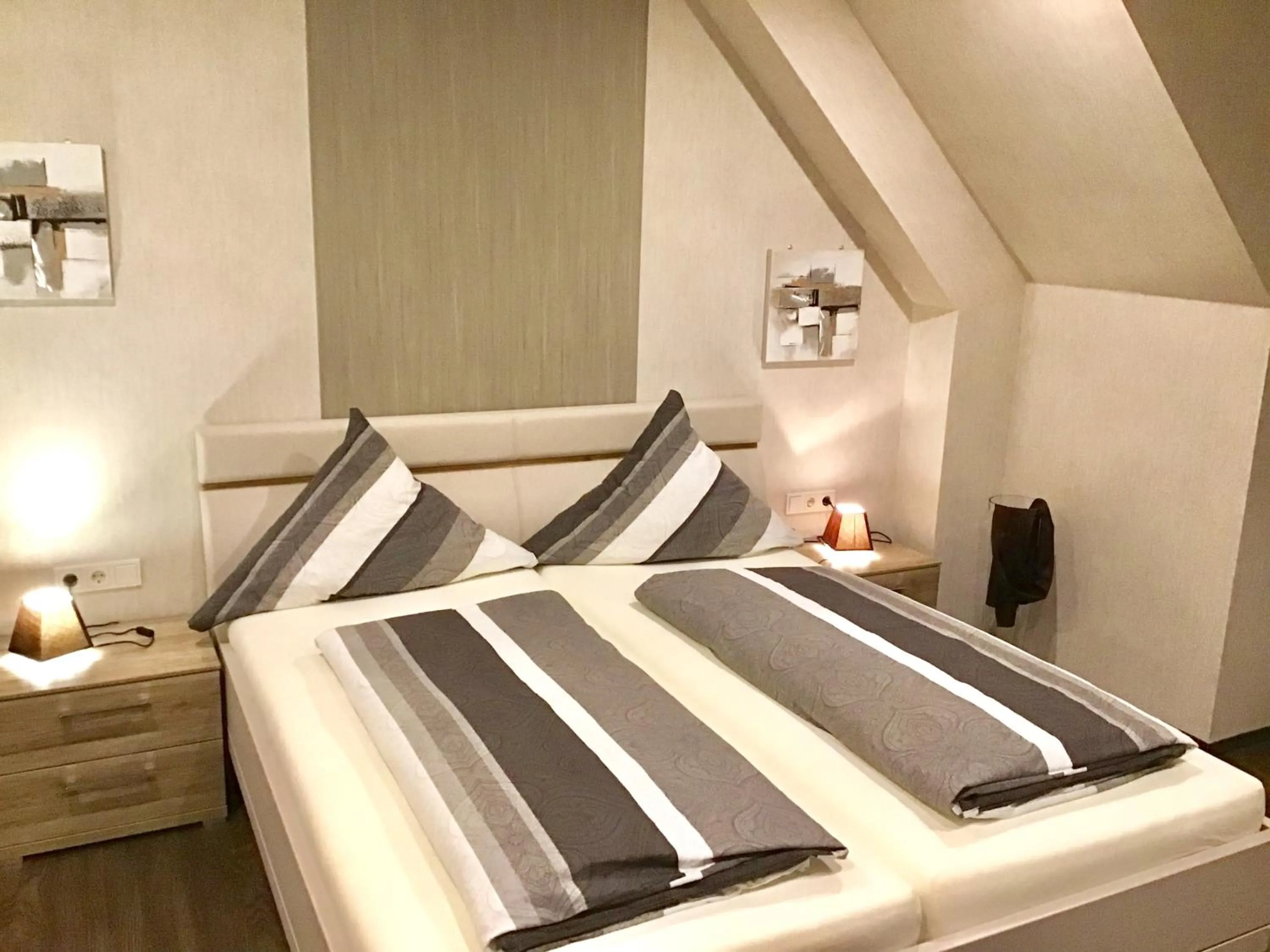 Photo of the whole room, Bed in Pension am Schlossberg