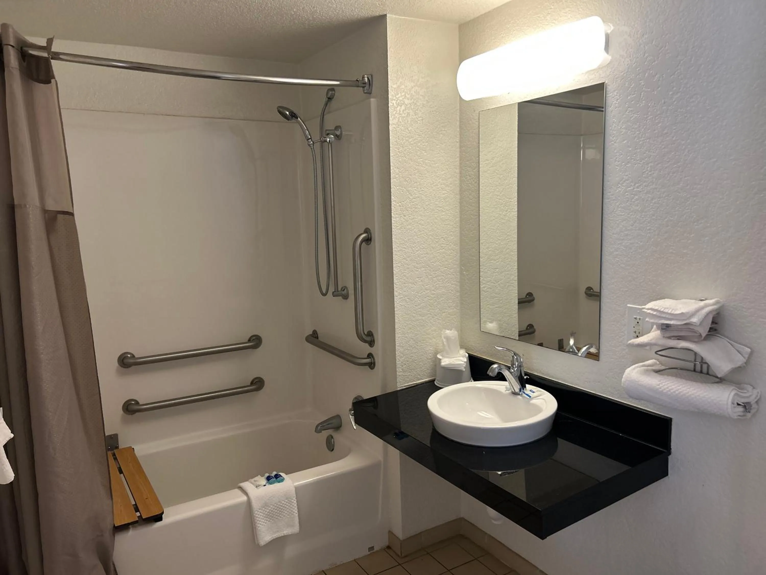 Shower in Rodeway Inn Washington PA