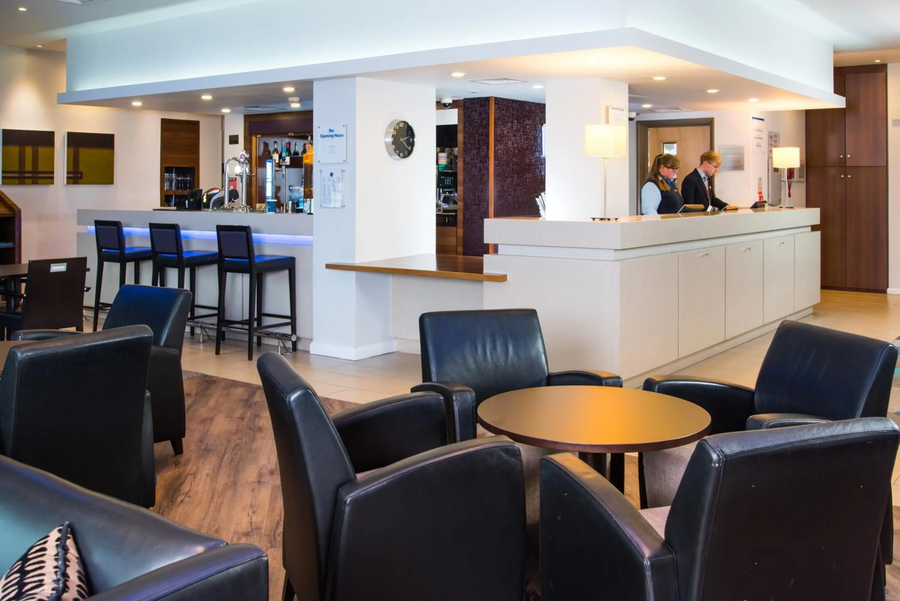 Lounge or bar in Holiday Inn Express Lincoln City Centre by IHG