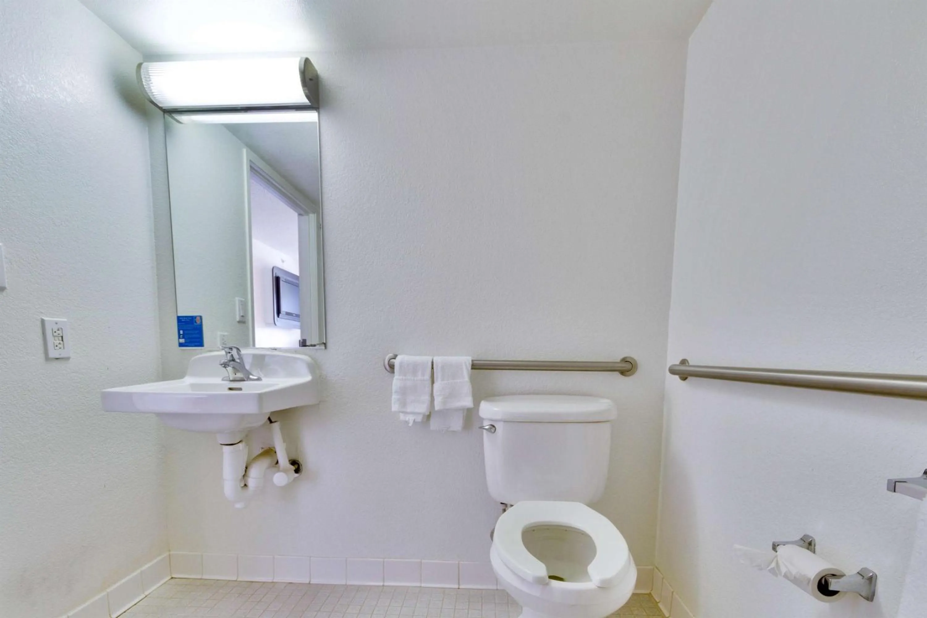 Toilet in Motel 6-Lewisville, TX - Dallas