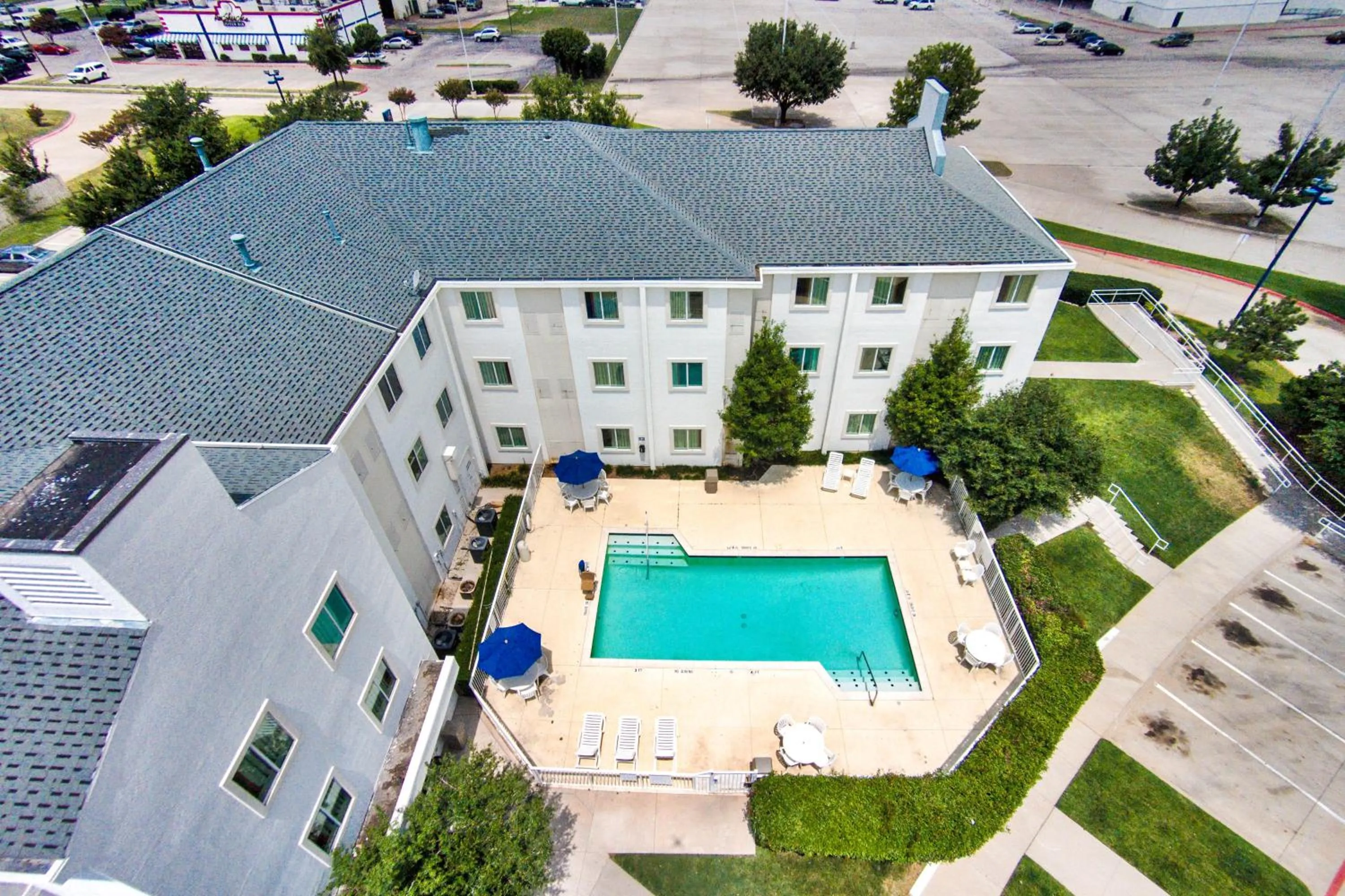 Swimming pool in Motel 6-Lewisville, TX - Dallas