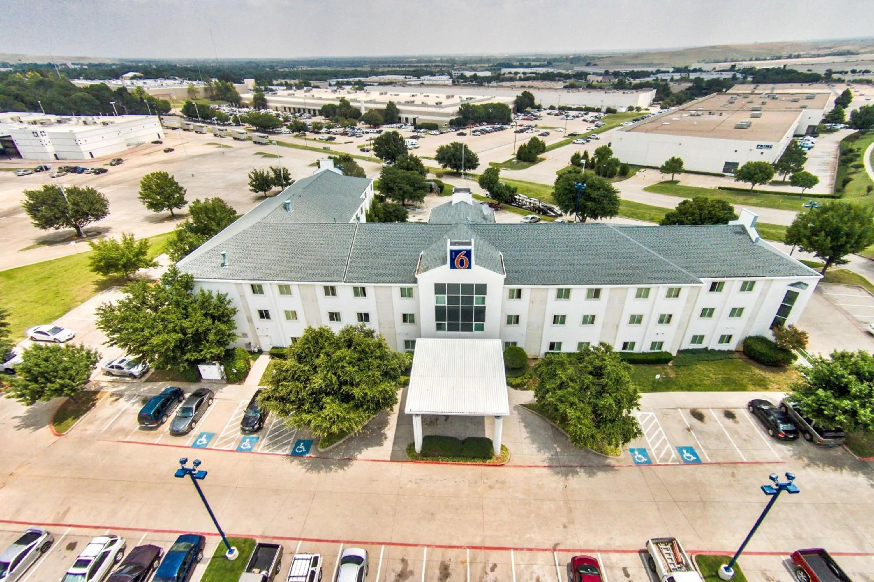 Property building in Motel 6-Lewisville, TX - Dallas