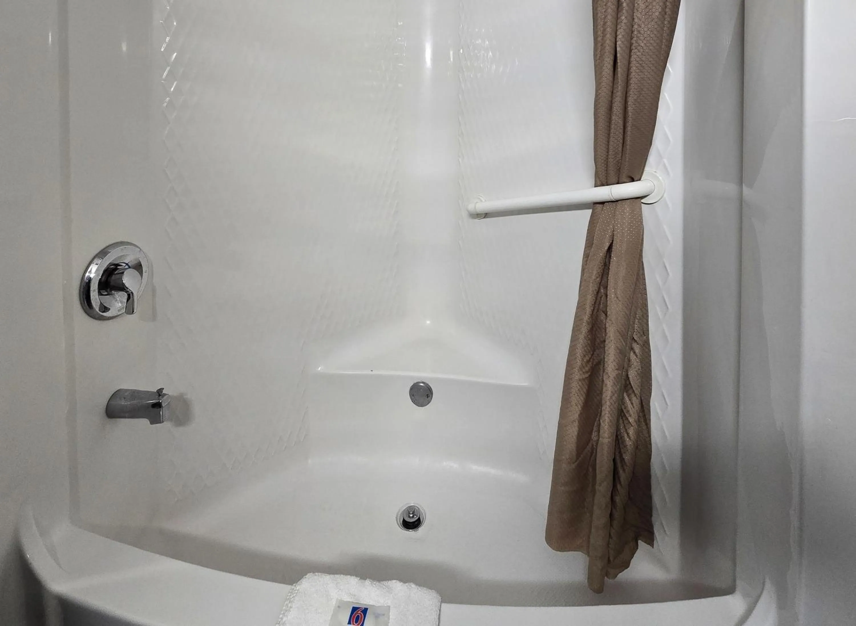 Bathroom in Motel 6-Joliet, IL - Chicago - I-55