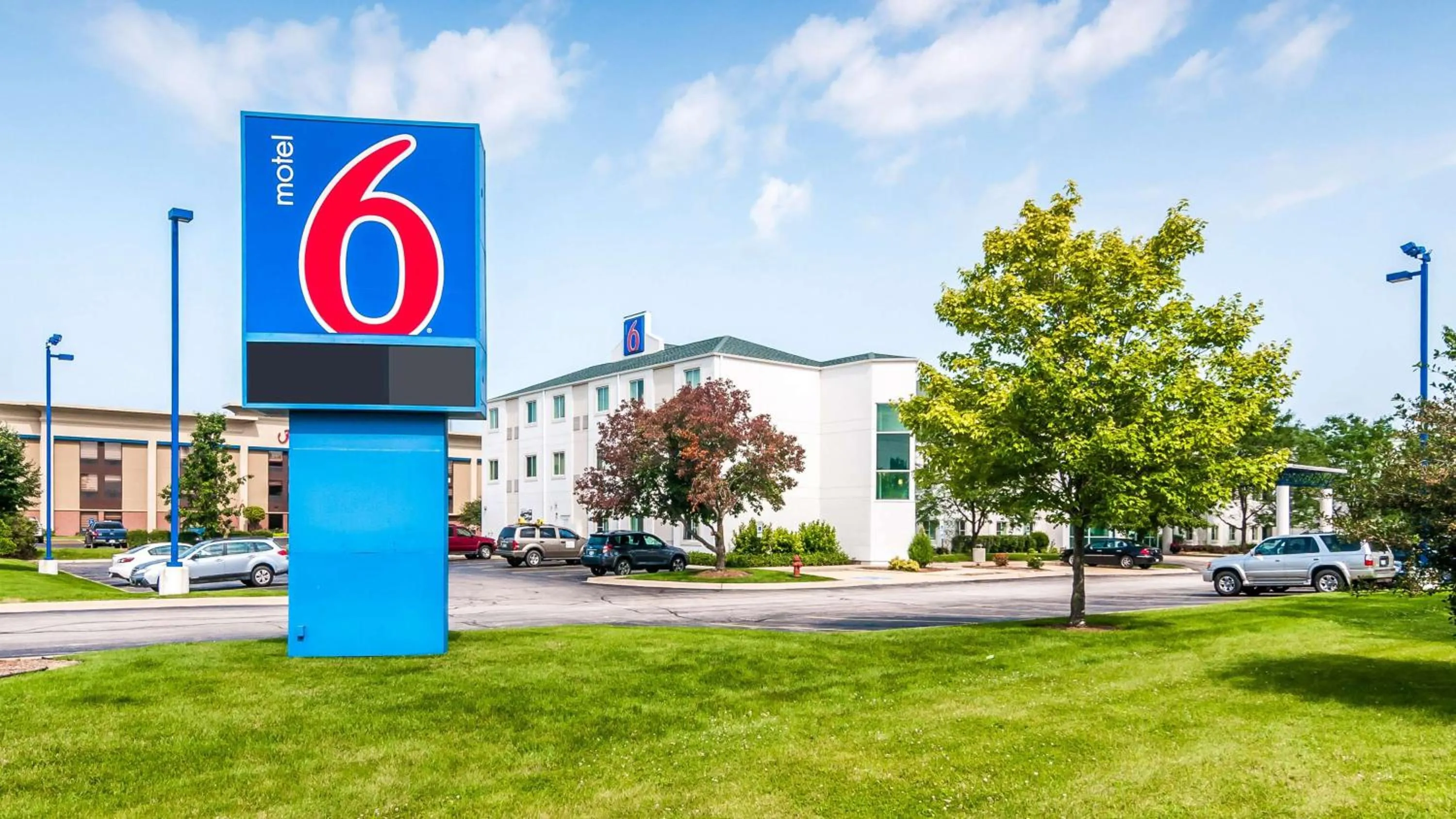 Property building in Motel 6-Joliet, IL - Chicago - I-55
