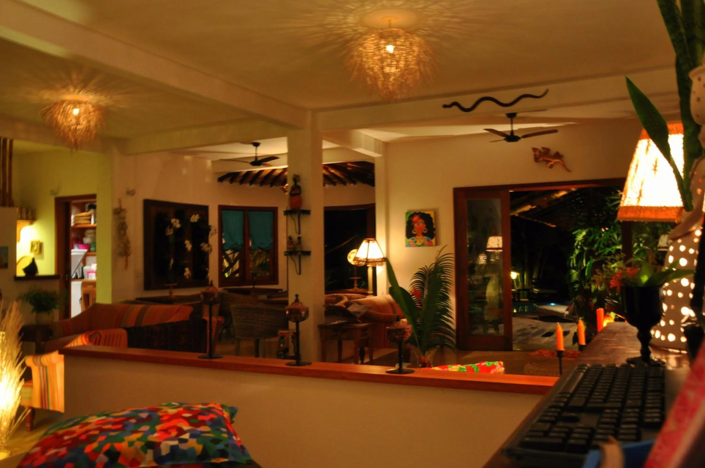 Communal lounge/ TV room in Guest House Villa 2 Santos