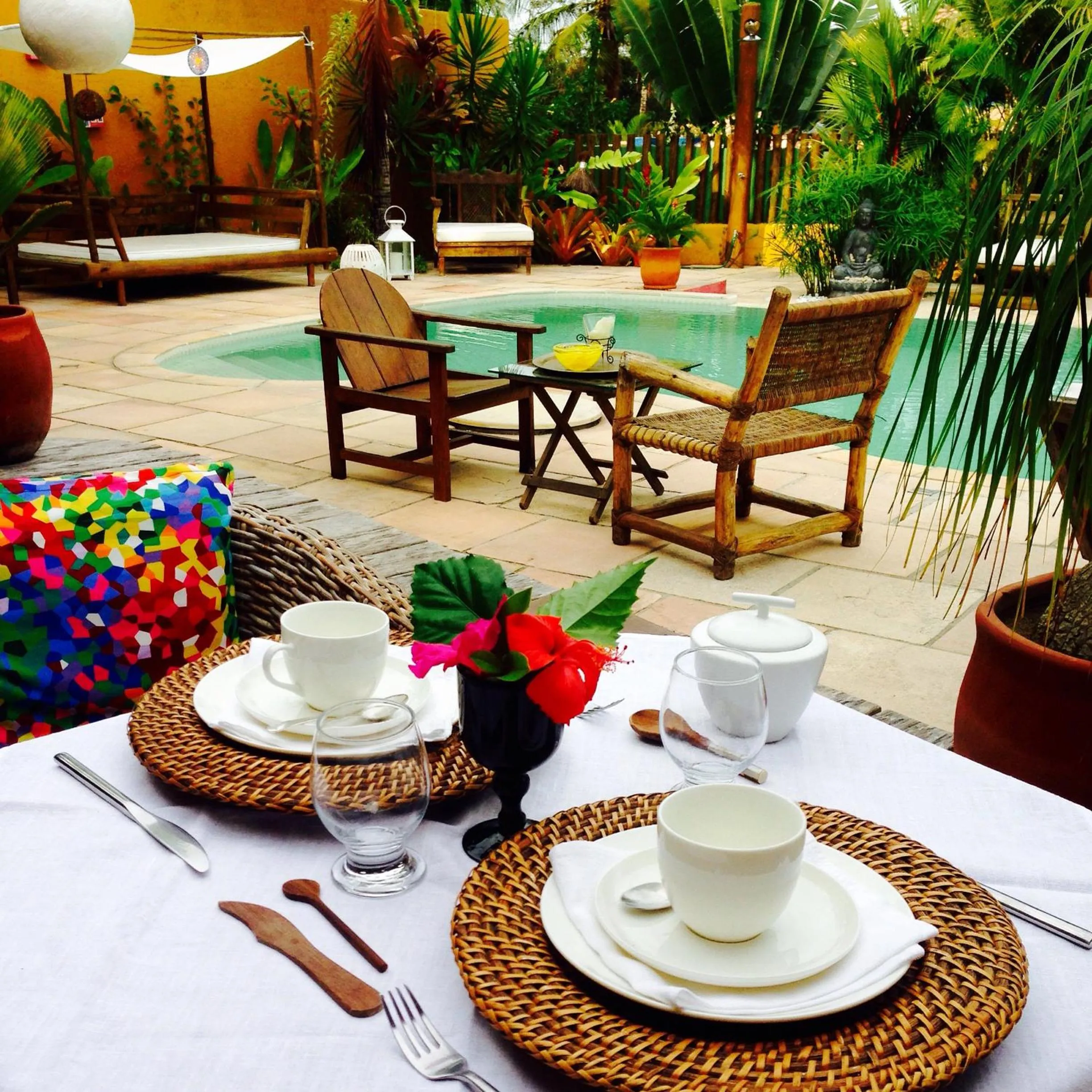 Restaurant/places to eat in Guest House Villa 2 Santos