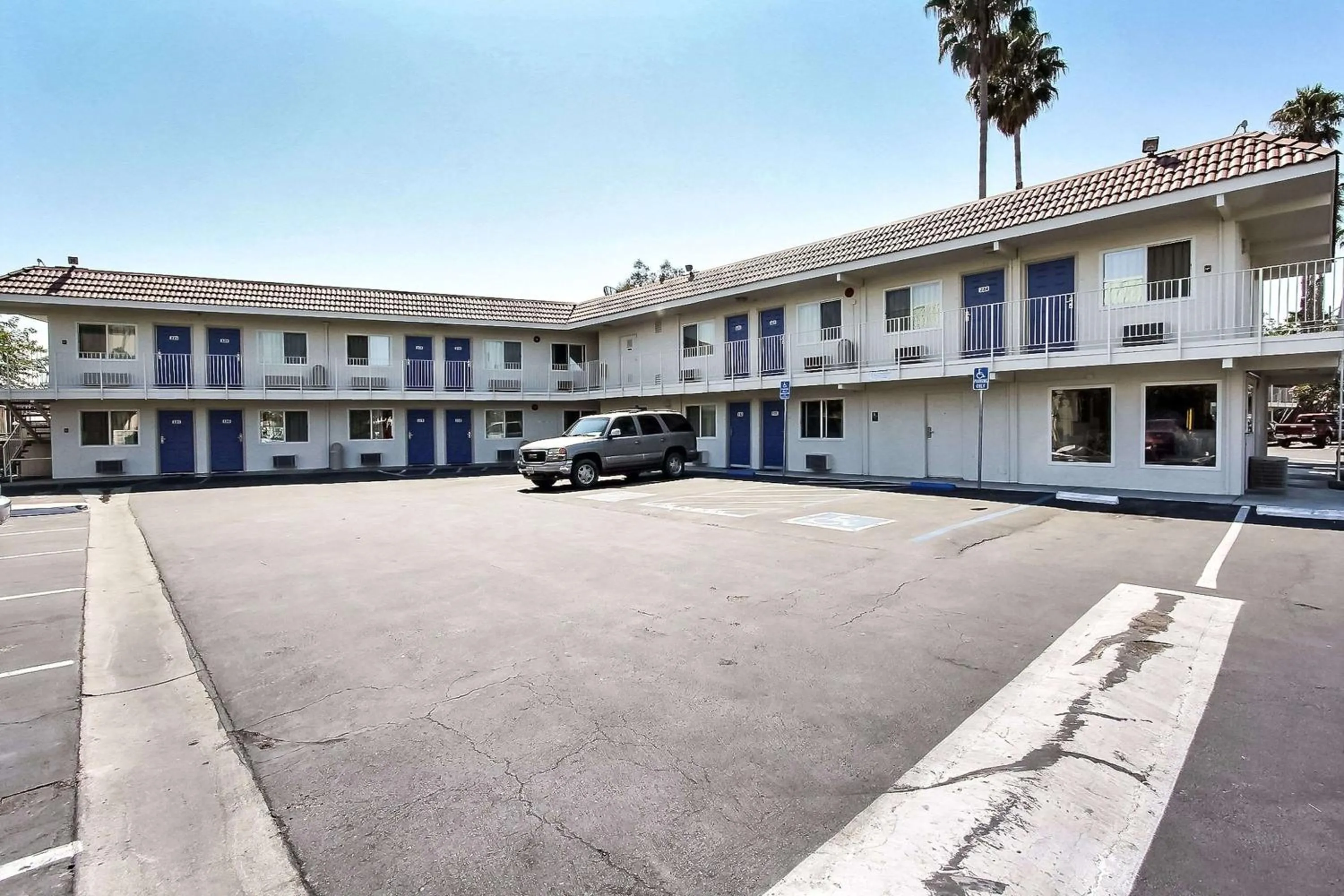 Property building in Motel 6-Campbell, CA - San Jose