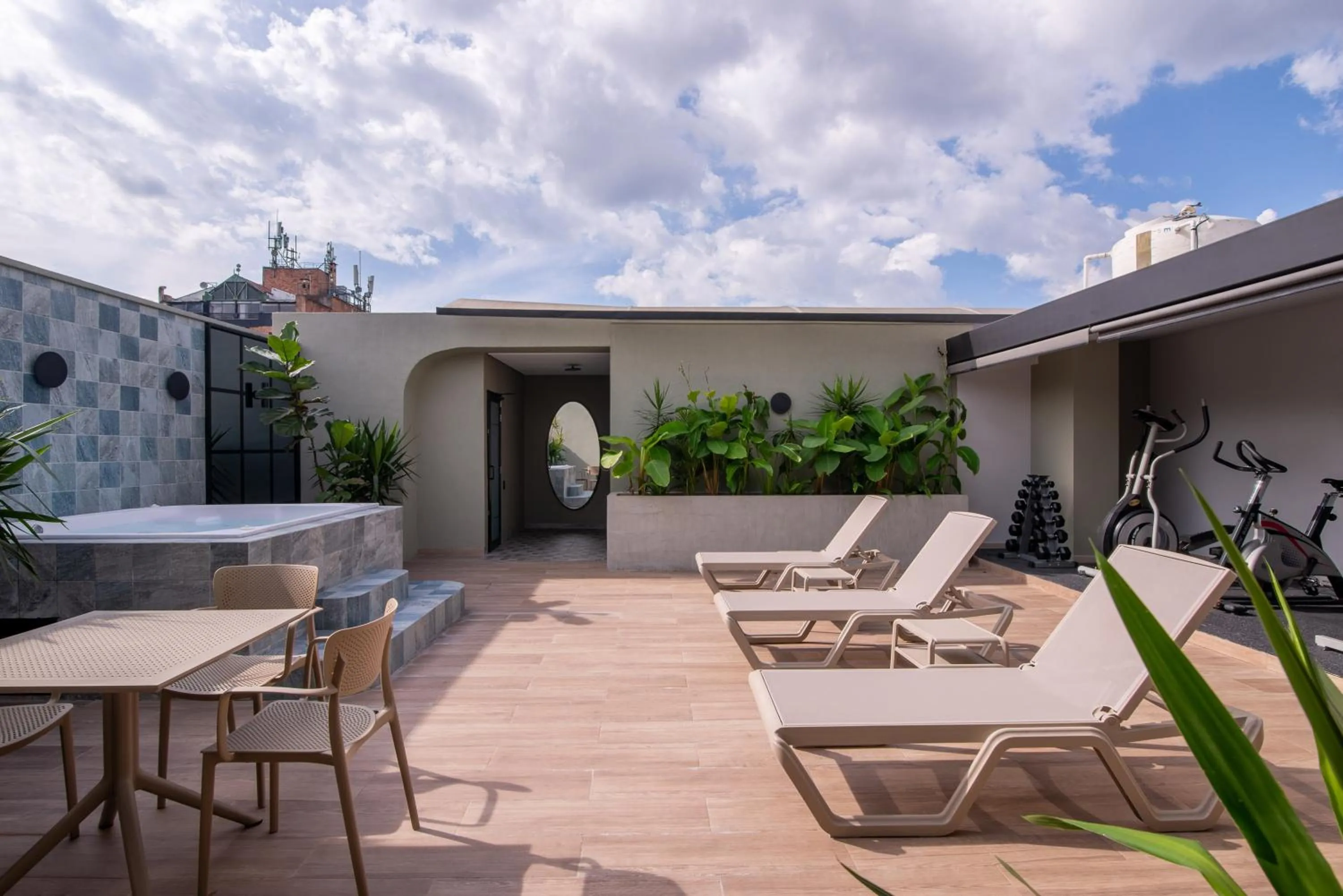 Patio in Hotel Lincoln