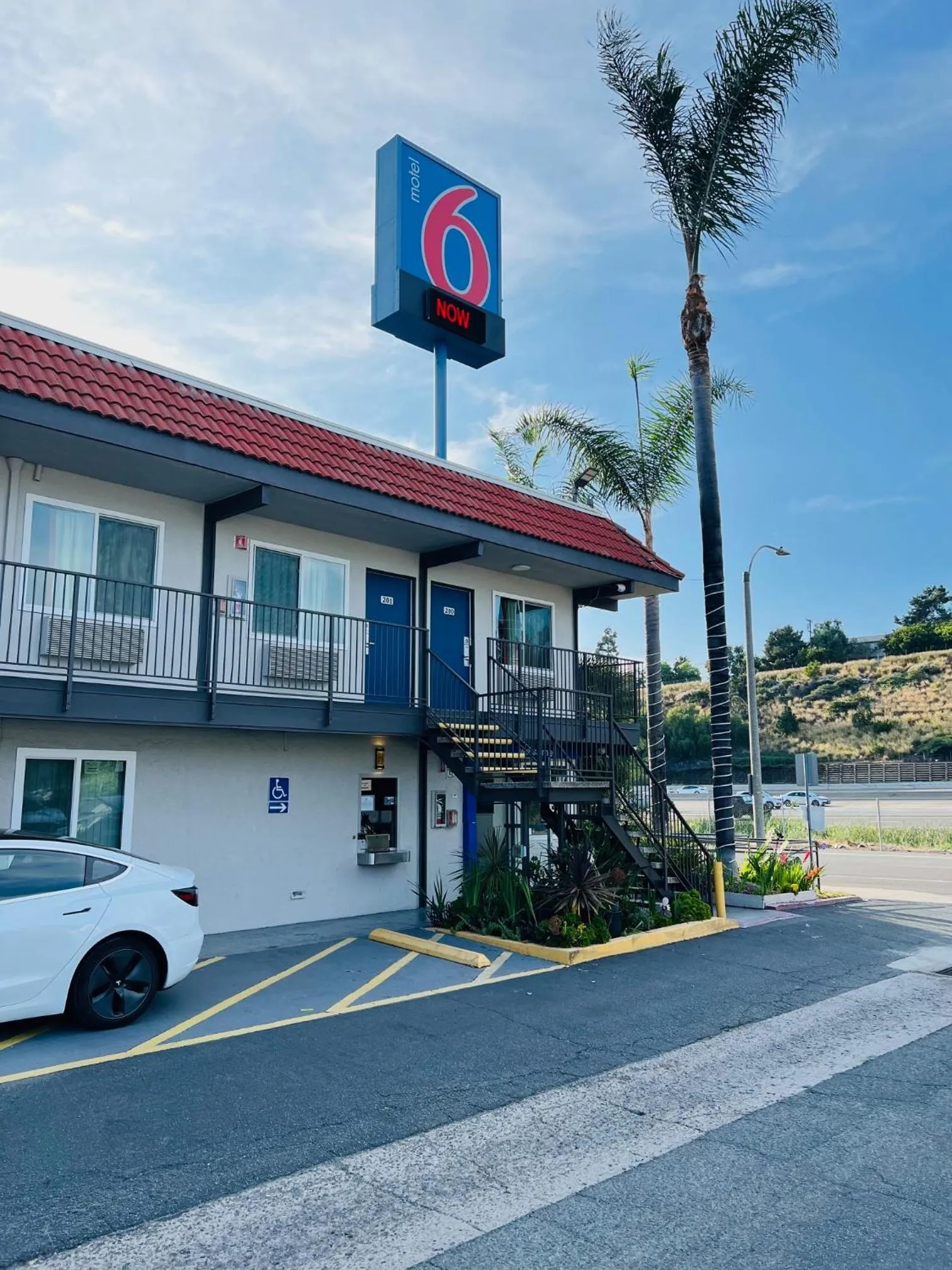 Property building in Motel 6-La Mesa, CA - San Diego