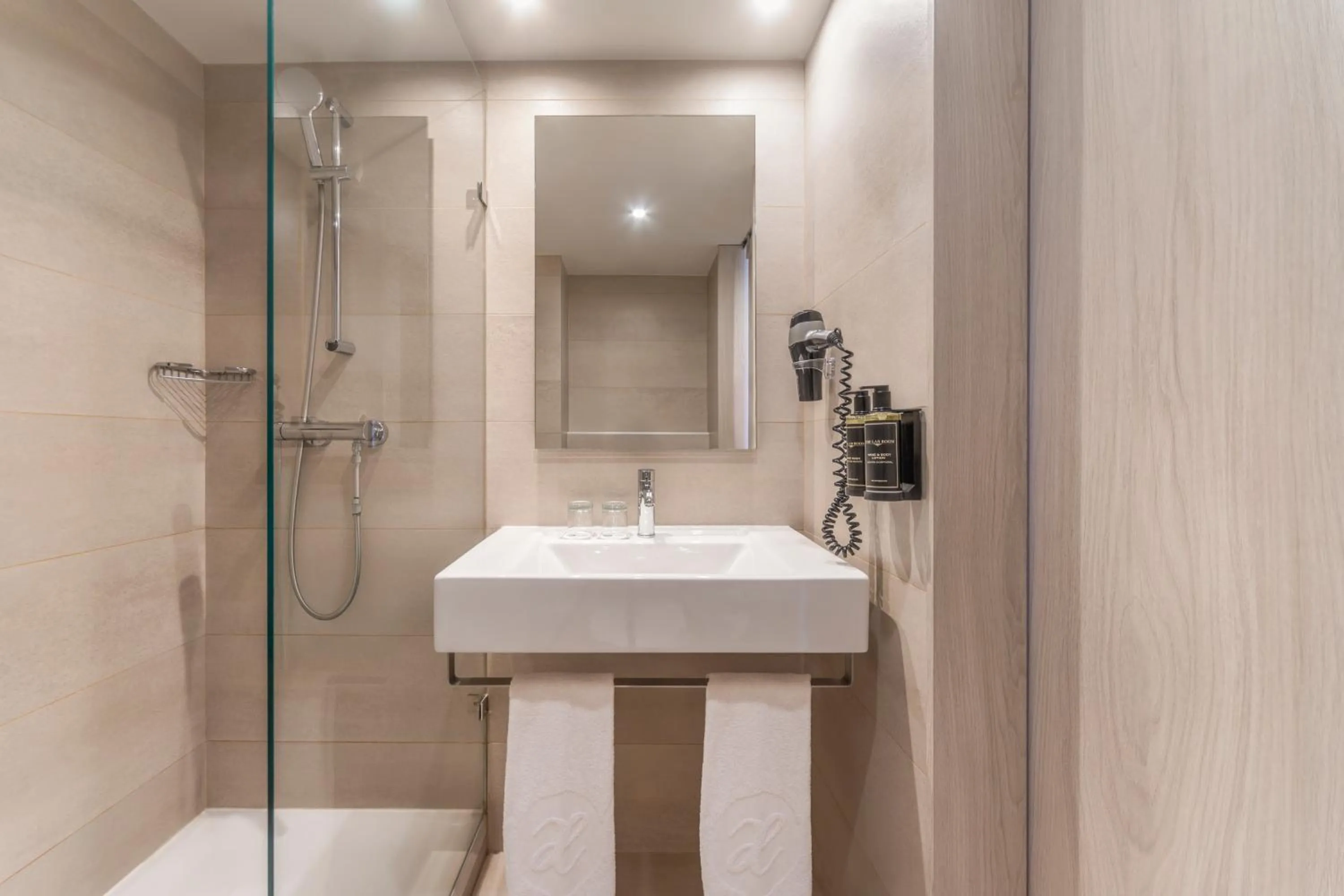 Bathroom in EXE Liberdade