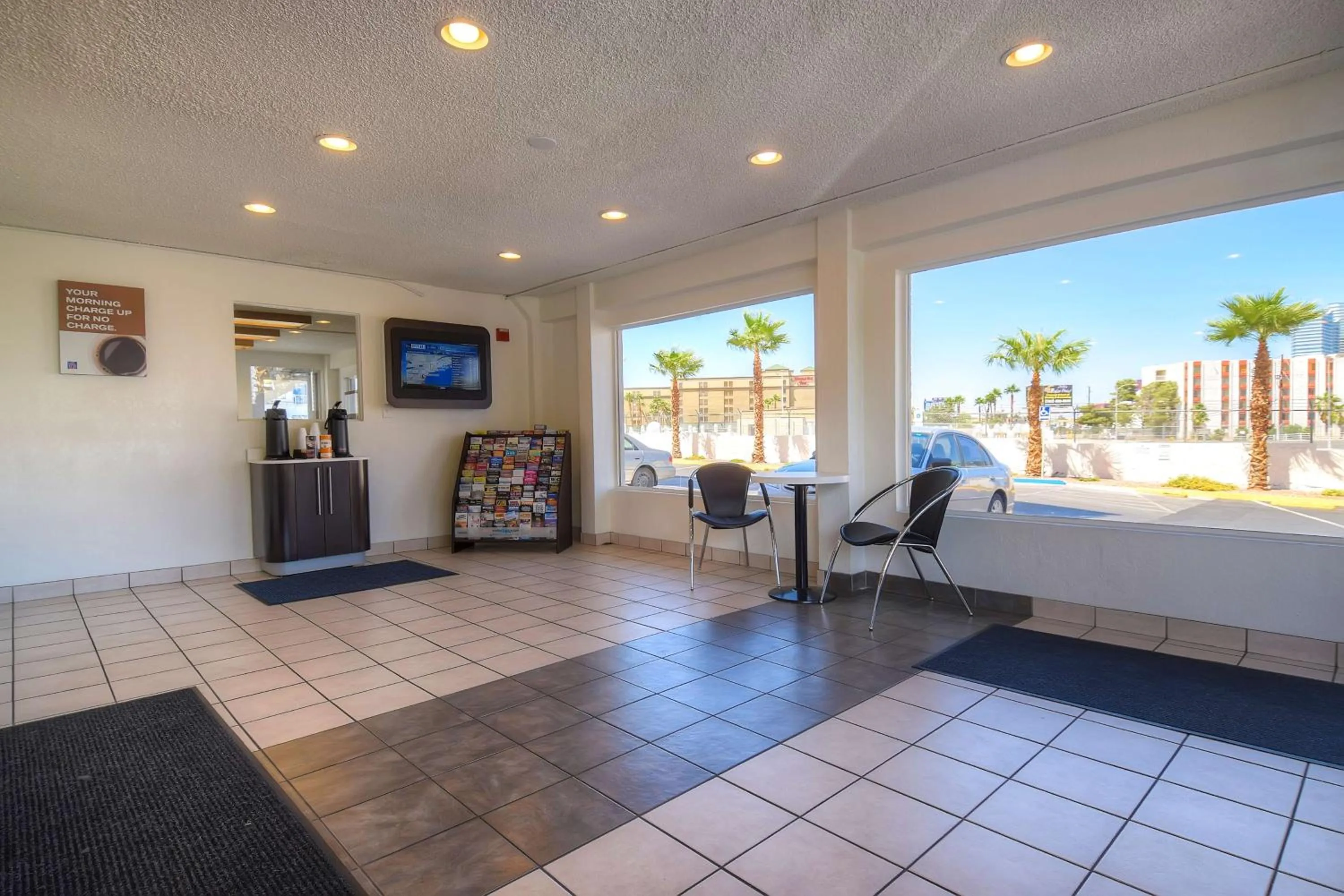 Communal lounge/ TV room, Bed in Motel 6 Las Vegas, NV – I-15 Stadium