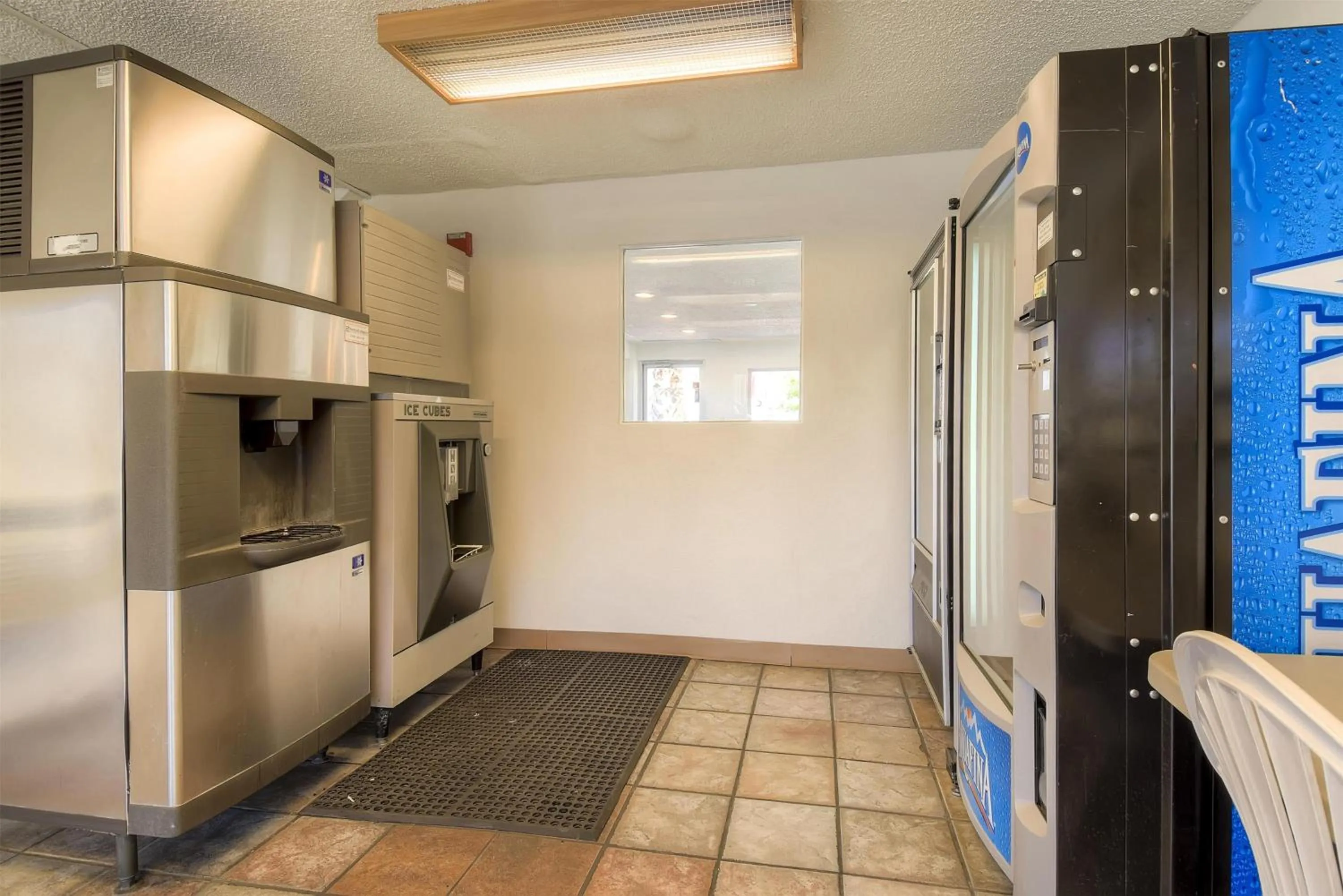 Property building in Motel 6 Las Vegas, NV – I-15 Stadium