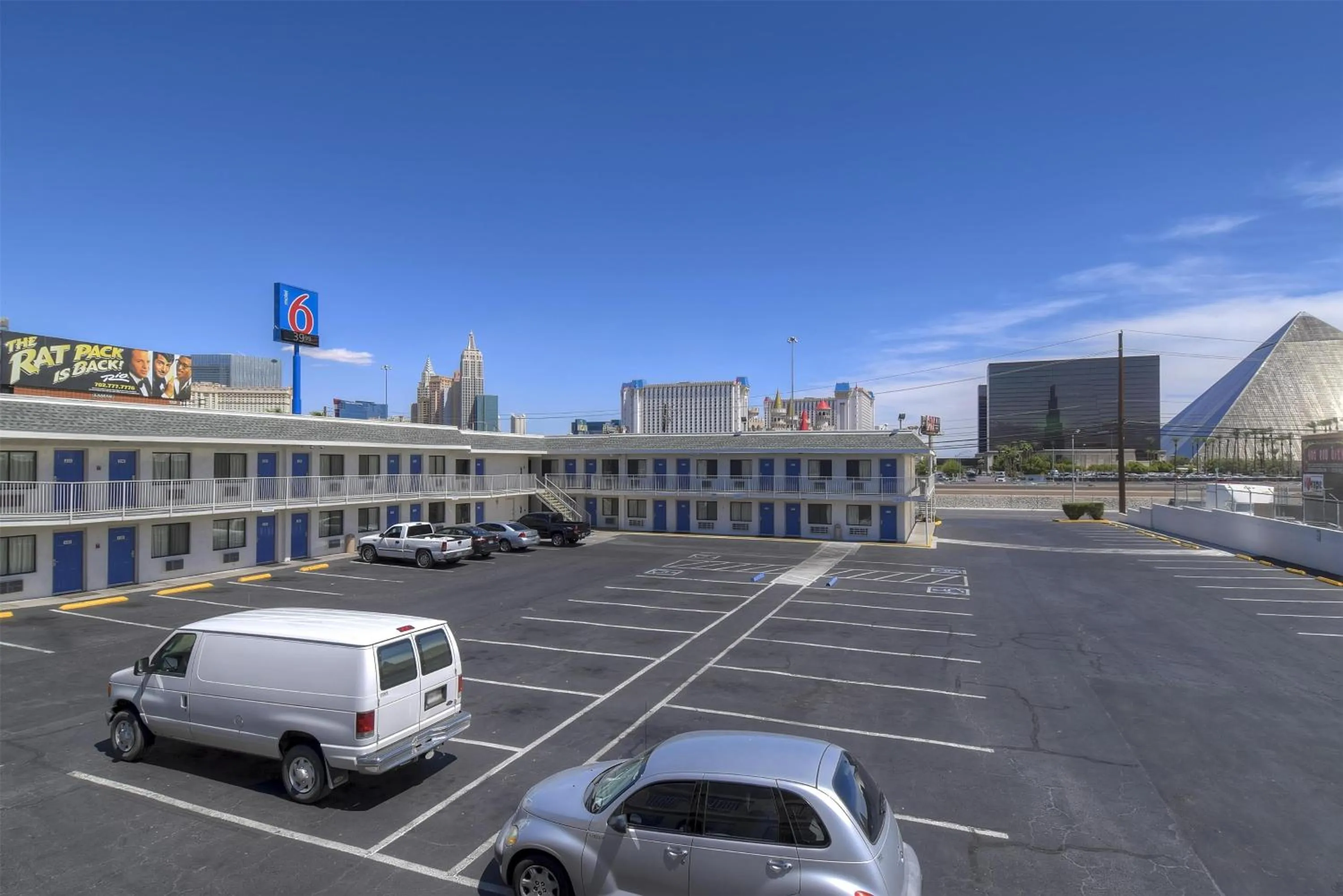 Property building in Motel 6 Las Vegas, NV – I-15 Stadium