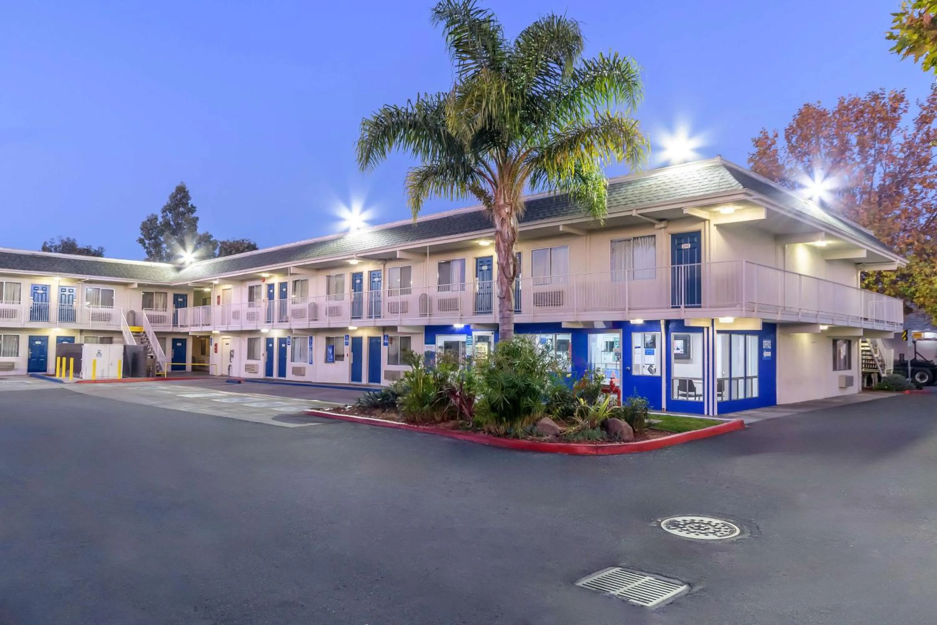 Property building in Motel 6 Hayward, CA- Silicon Valley Gateway