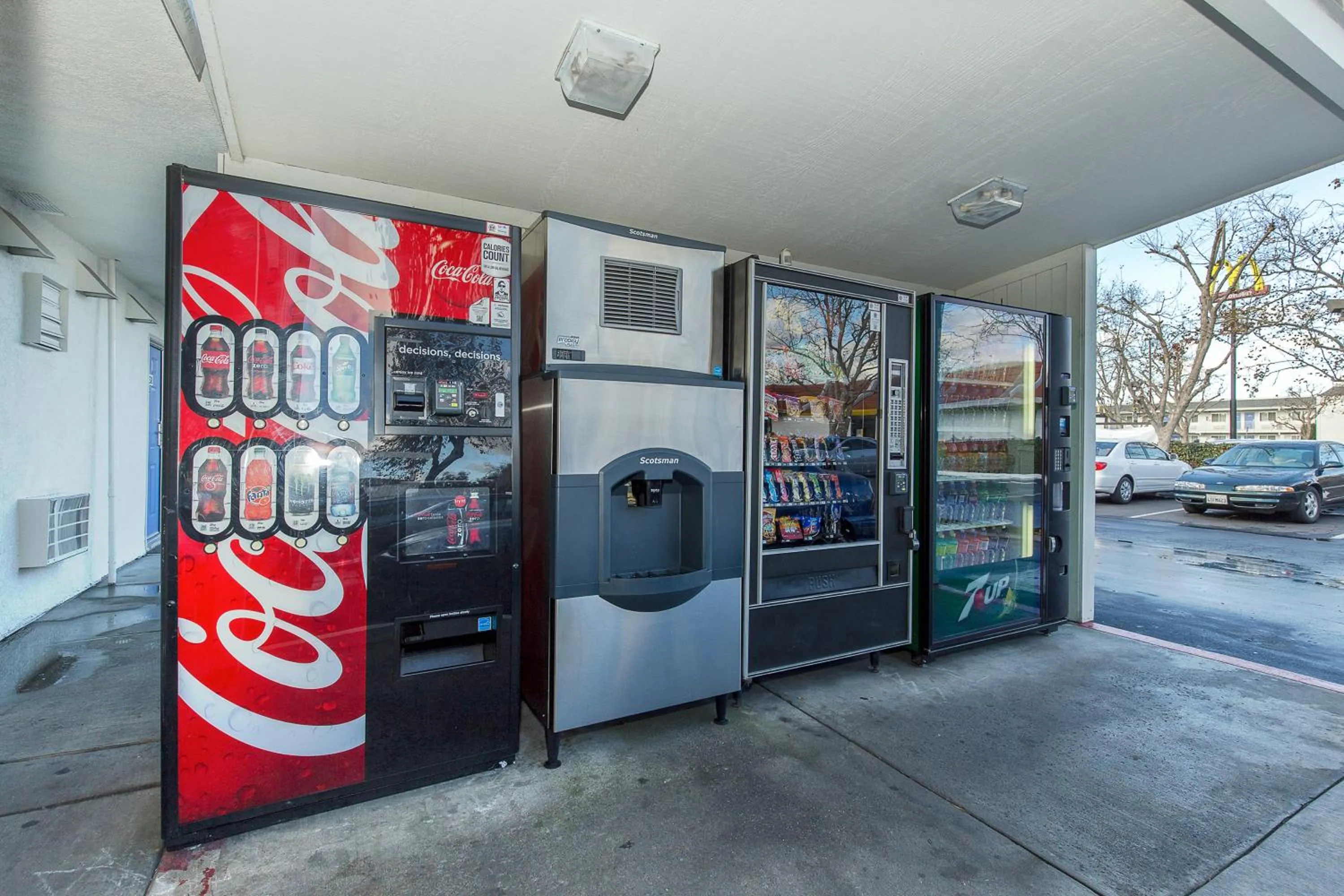 Decorative detail in Motel 6 Hayward, CA- Silicon Valley Gateway