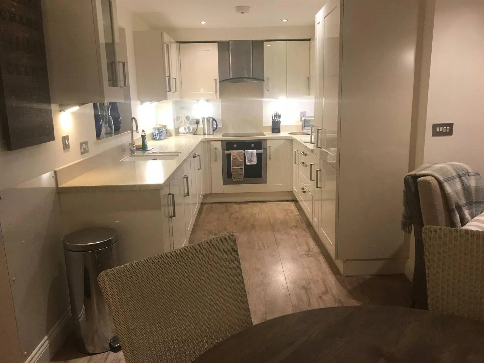 Restaurant/places to eat in Hotel La Place