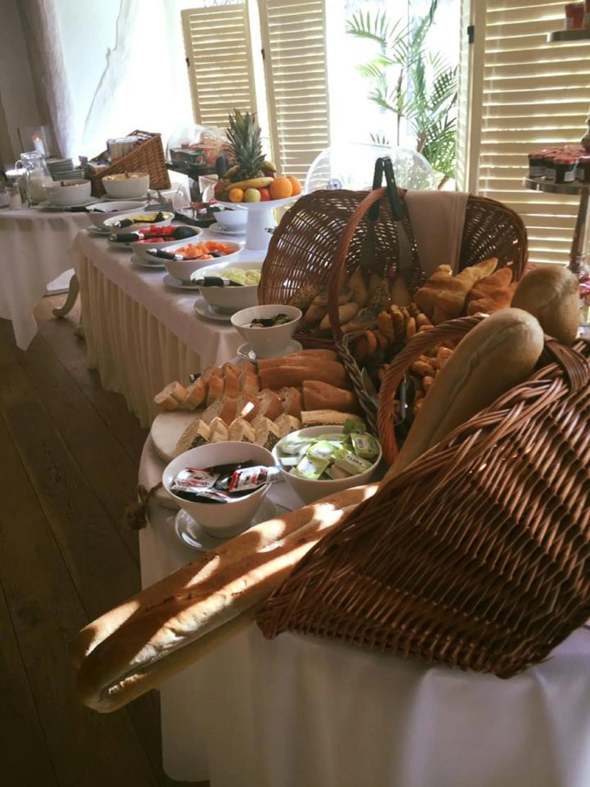 Continental breakfast in Hotel La Place