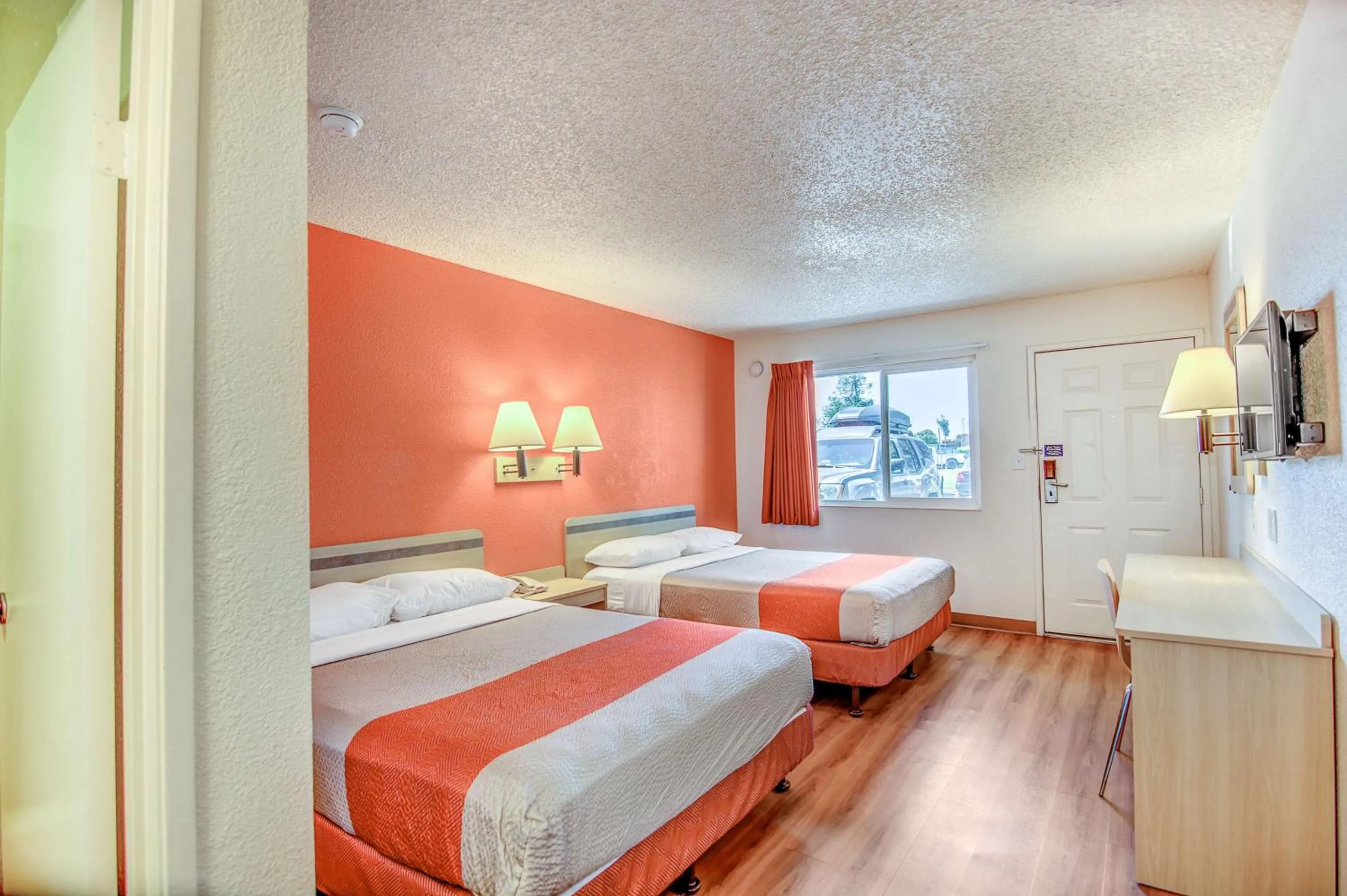 TV and multimedia, Bed in Motel 6-Stockton, CA - Charter Way West