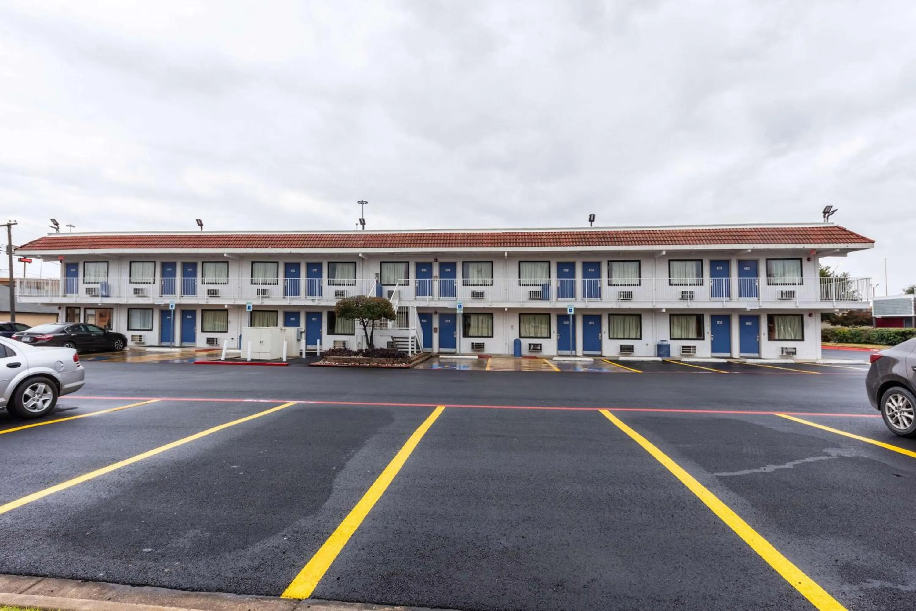 Property building in Motel 6-North Richland Hills, TX