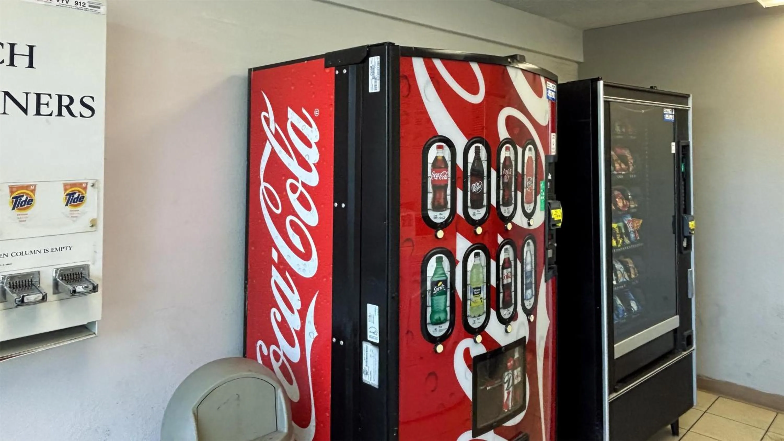 Property building in Park Inn by Radisson, Las Vegas Boulder Hwy