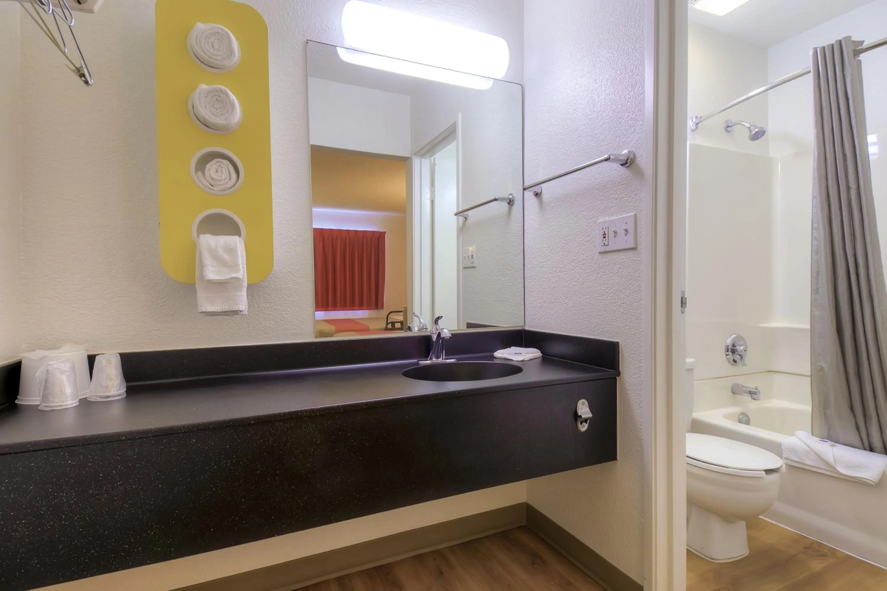 Bathroom in Park Inn by Radisson, Las Vegas Boulder Hwy