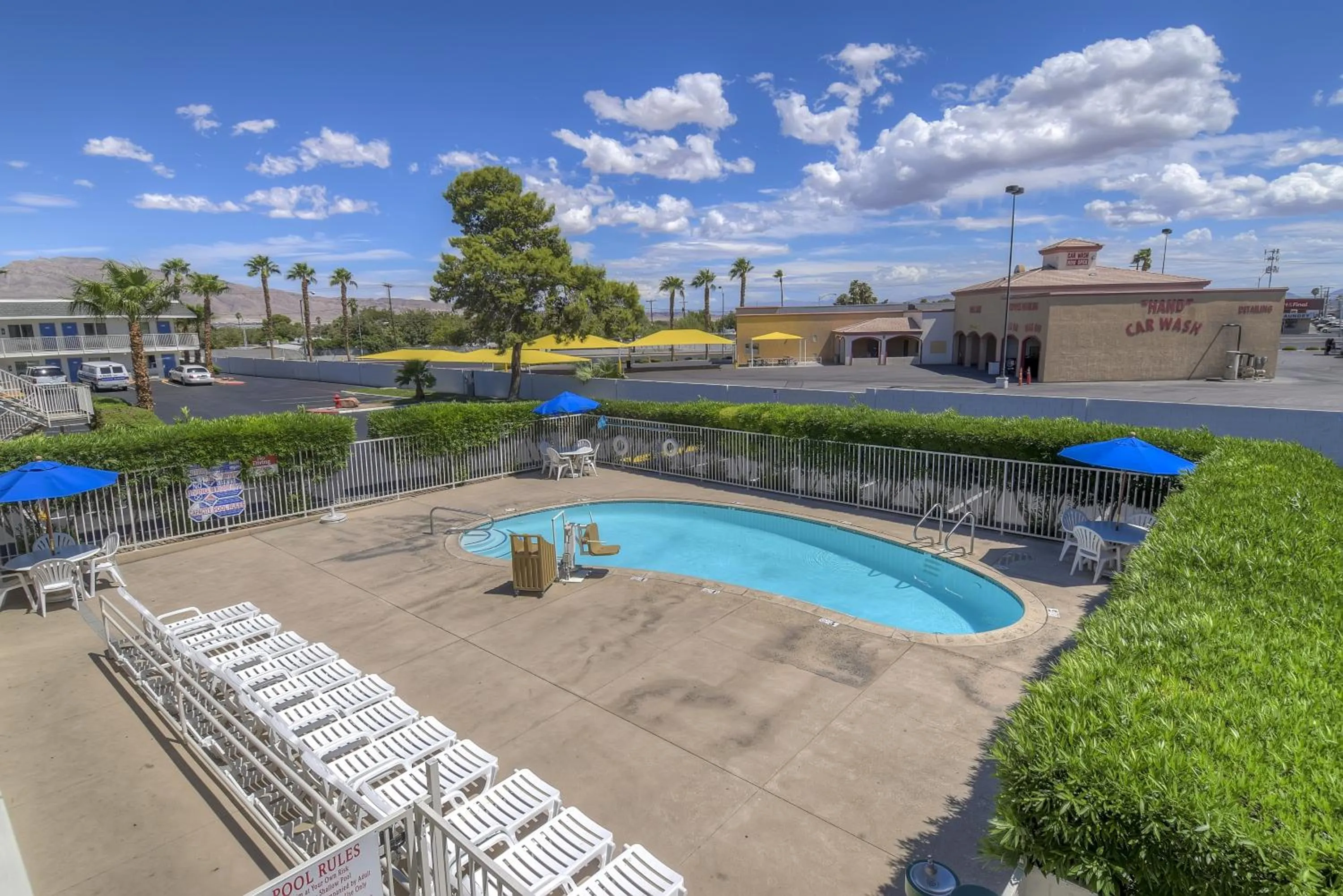 Swimming pool in Park Inn by Radisson, Las Vegas Boulder Hwy